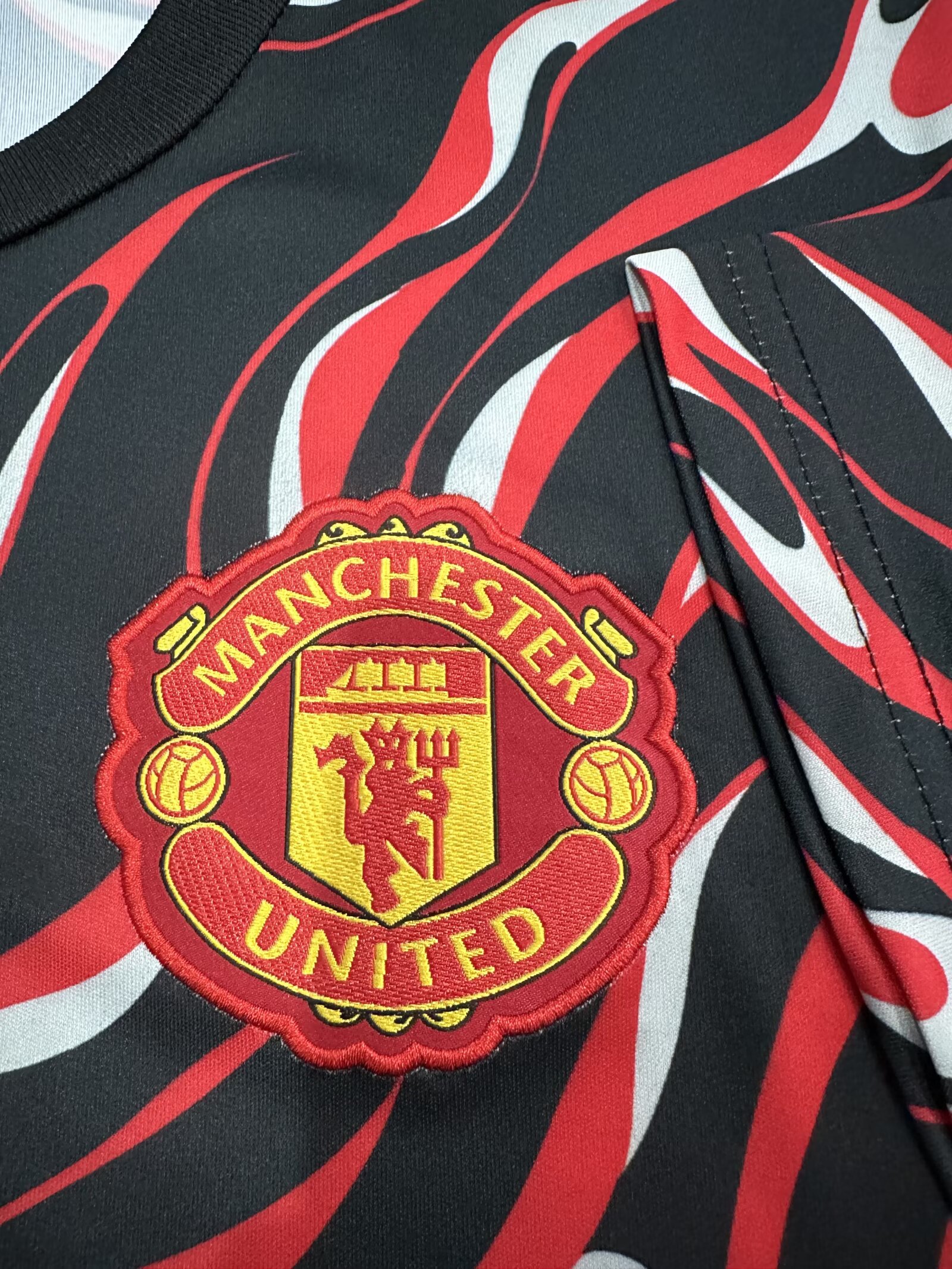 2025/2026 Manchester United Pre-match training 01 Football Jersey 1:1 Thai Quality