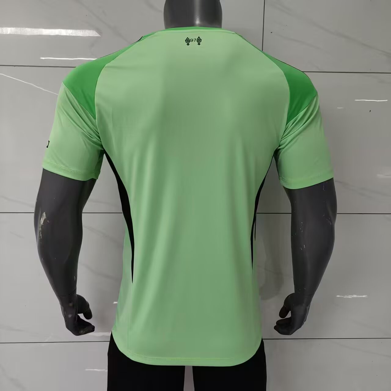 2025/2026 Player Version Liverpool Goalkeeper Green Football Jersey 1:1 Thai quality