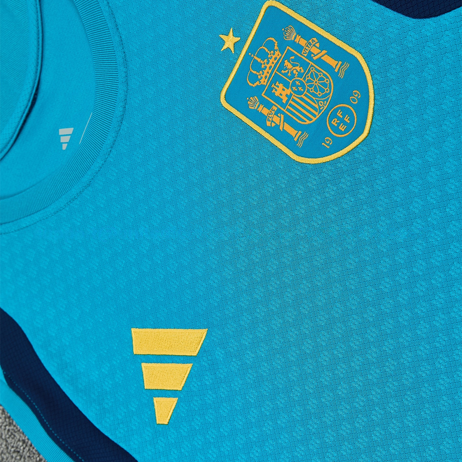 Spain 2026 Vest Training Set - Light Blue Top & Dark Blue Pants - UnitedFutballJersey