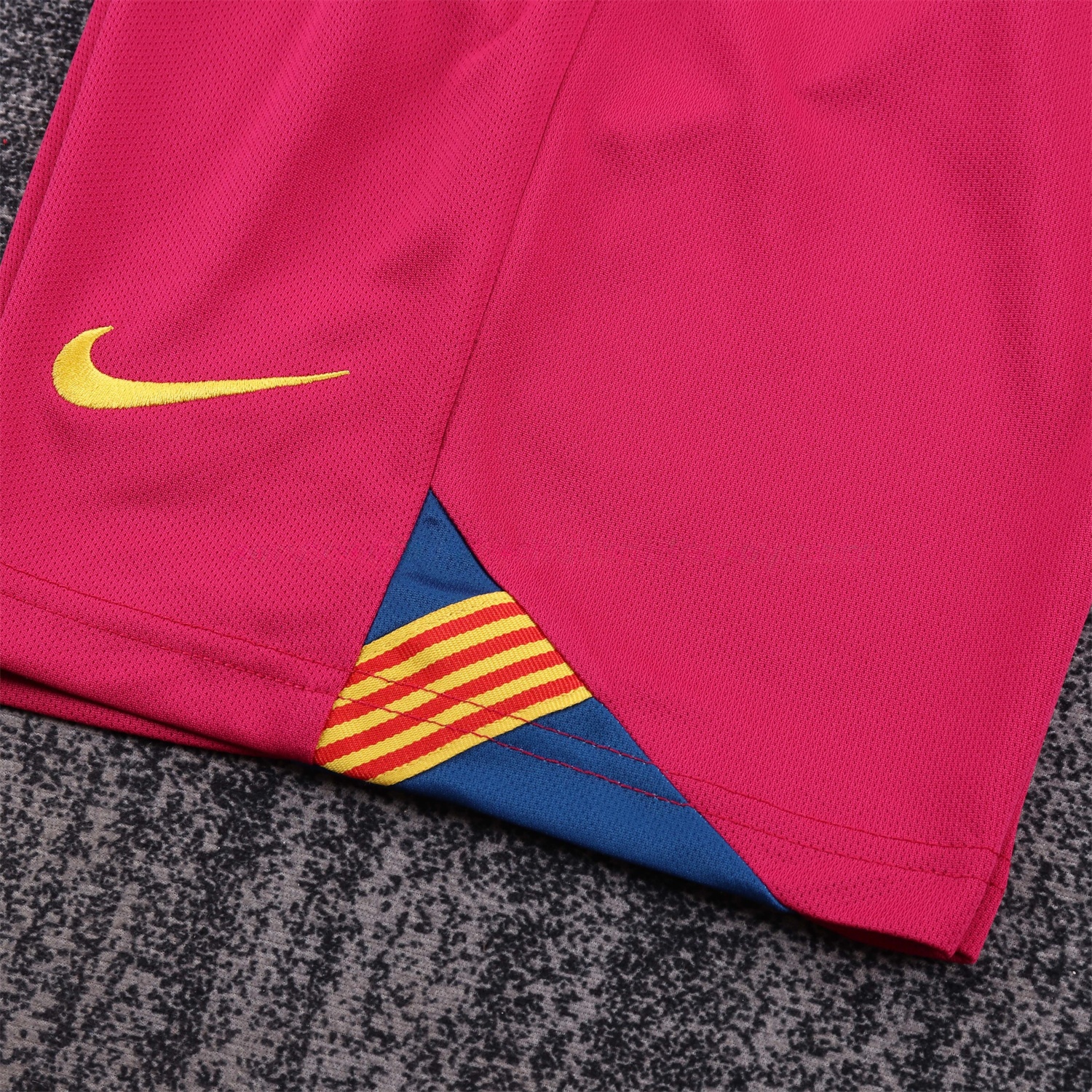 Retro Barcelona 2005-06 Home Long Sleeve Kids Kit - UnitedFutballJersey