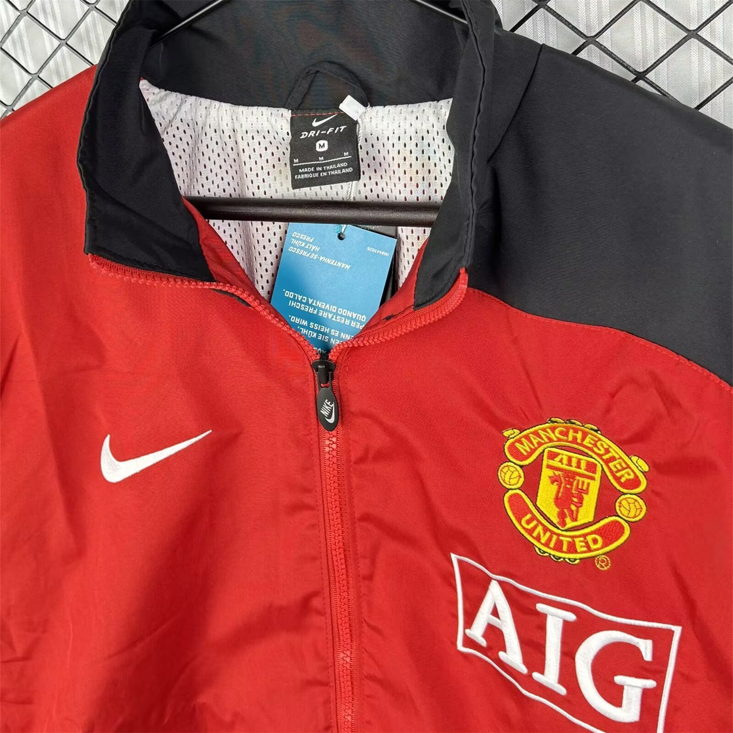 Retro Manchester United 2007-08 Red Windbreaker Jacket - UnitedFutballJersey