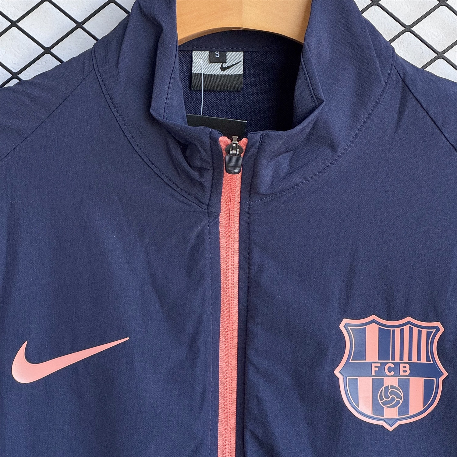 Barcelona 25-26 Windbreaker Training Set - Blue With Pink Black Top and Pants - UnitedFutballJersey