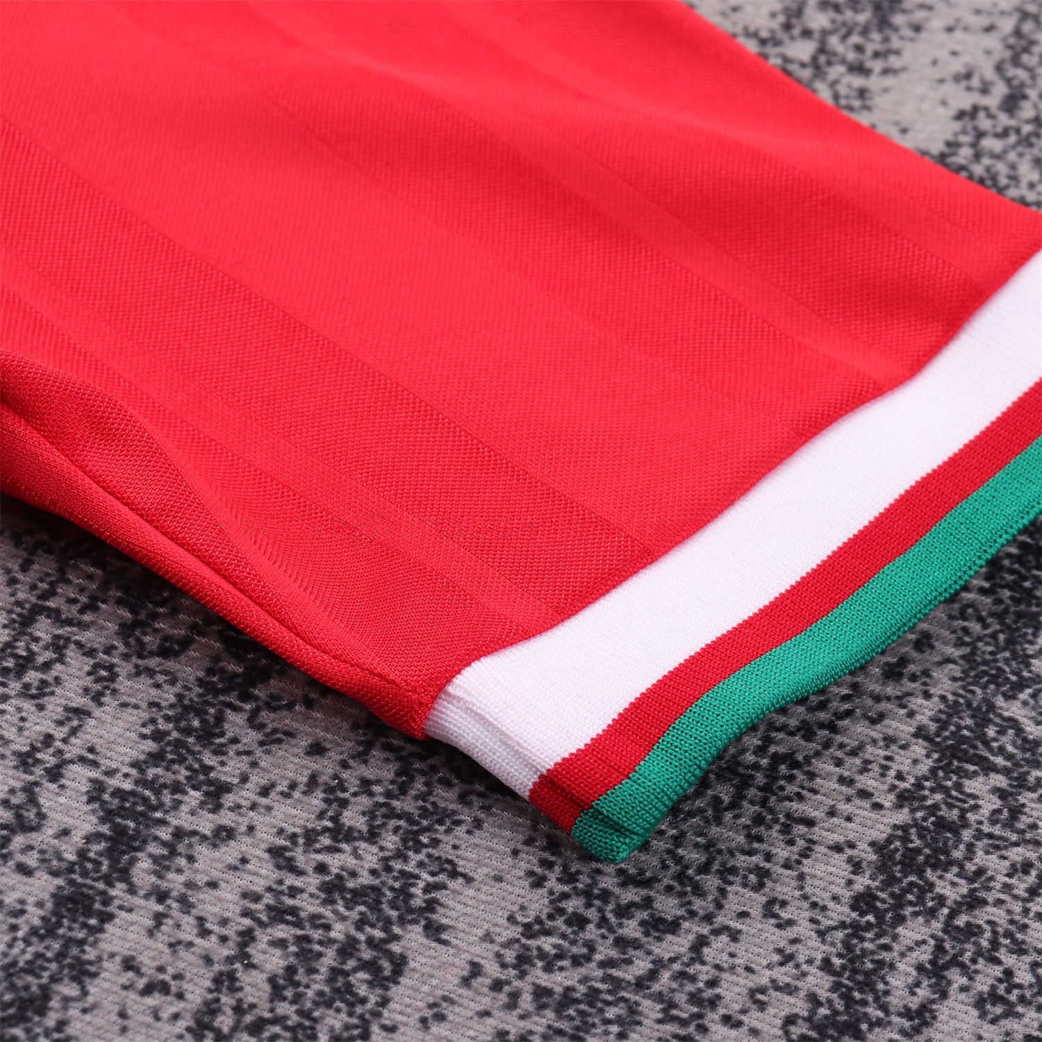 Retro Liver.pool 1993-95 Home Kids Kit - UnitedFutballJersey