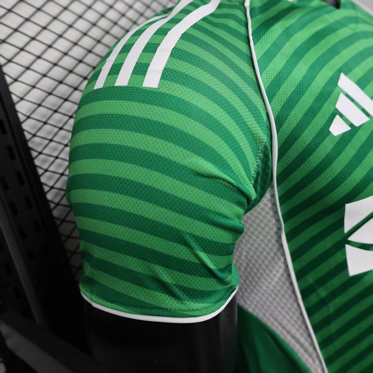 2025/2026 Player Version Newcastle United Away Football Jersey 1:1 Thai Quality