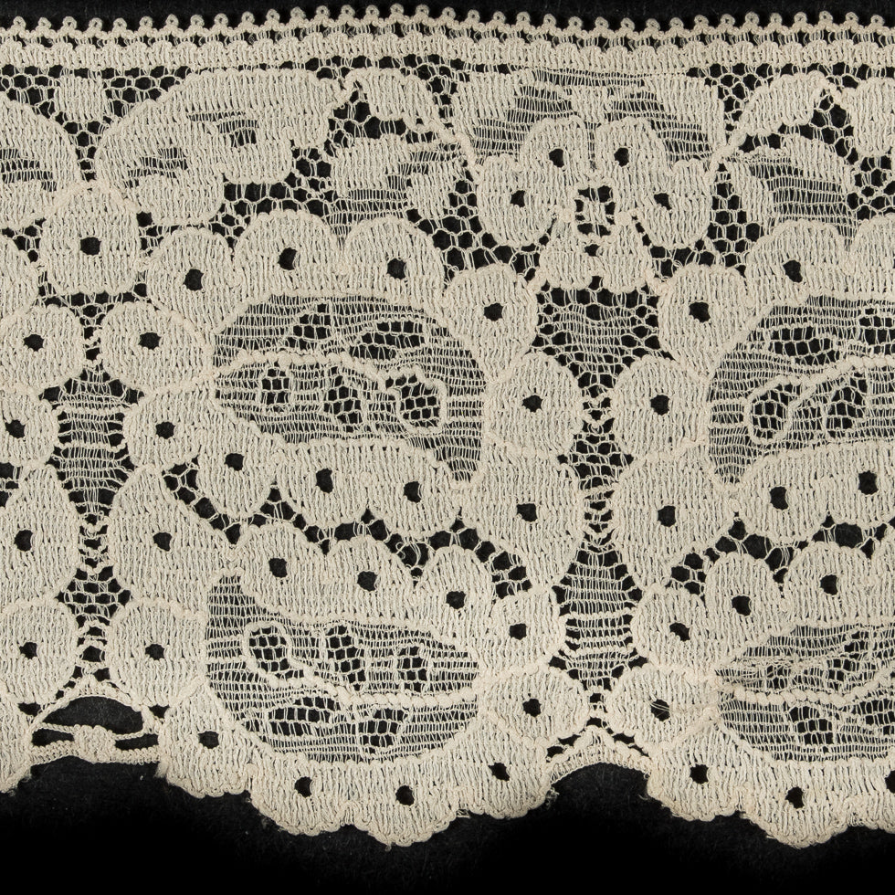 Pale Peach Stretch Paisley Lace Trim - 3