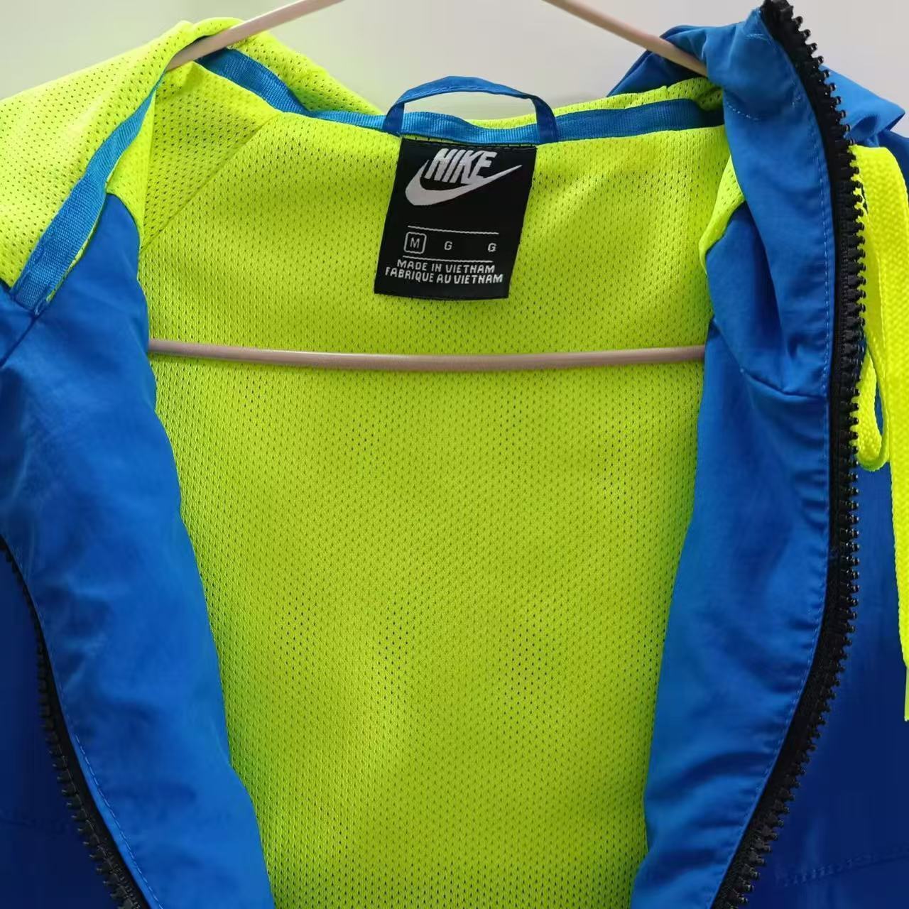 2025/2026 Barcelona Windbreaker Jersey 1:1 Thai Quality 04