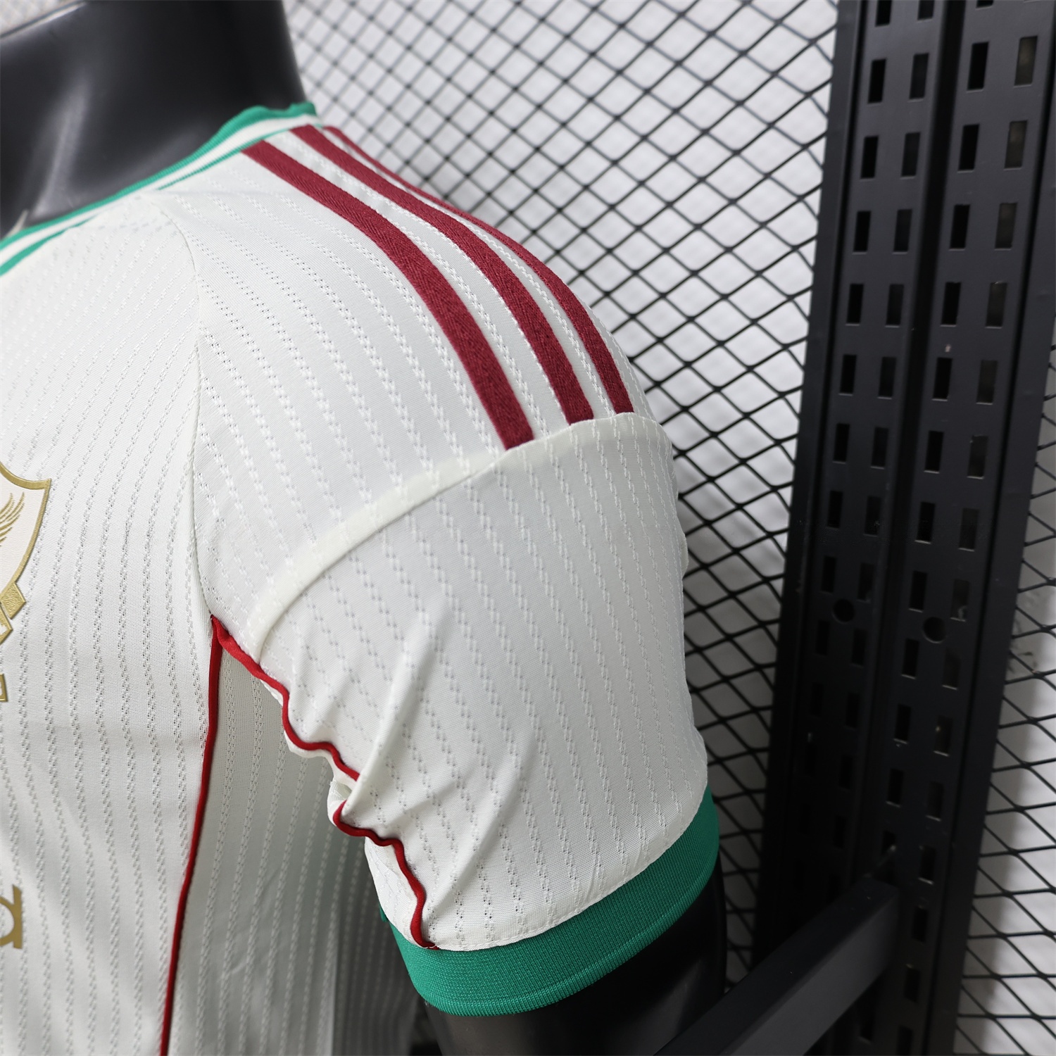 Liver.pool 25-26 Gold Lines Retro Casual Style White Jersey - Player Version - UnitedFutballJersey