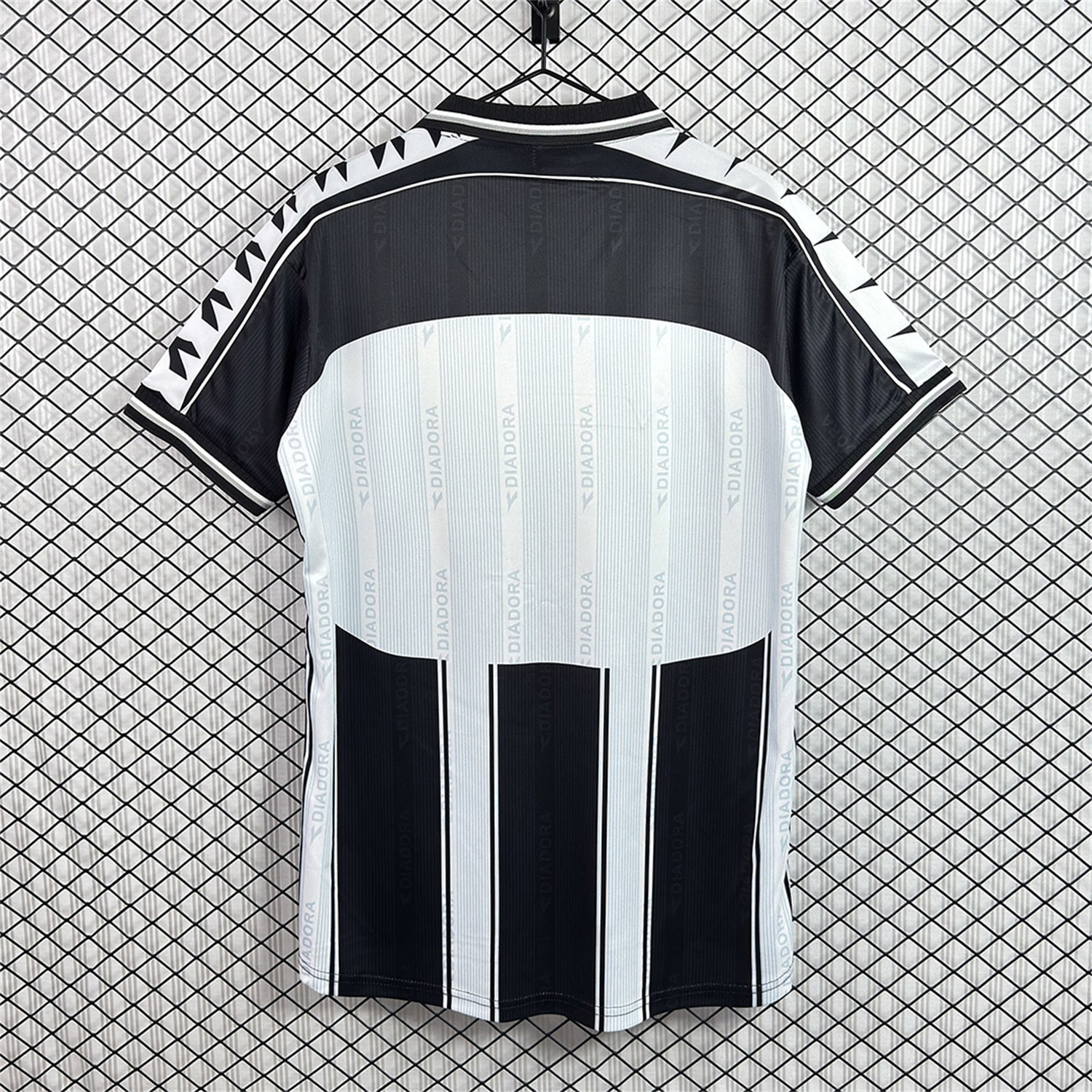 Retro Udinese 1999-00 Home Jersey - UnitedFutballJersey