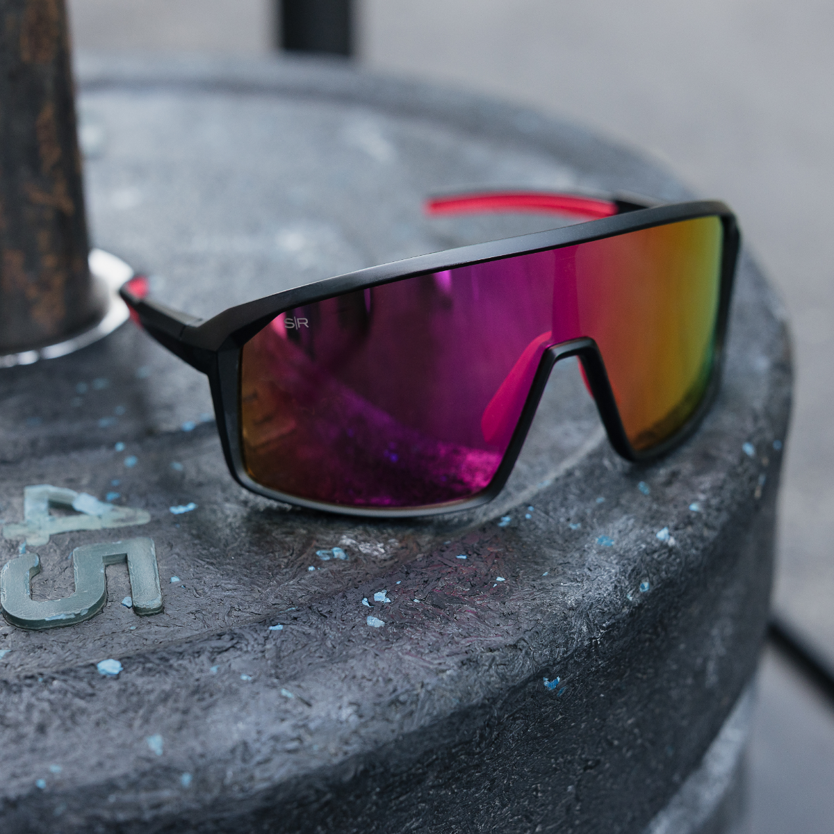 Rival – Neon Pulse Polarized