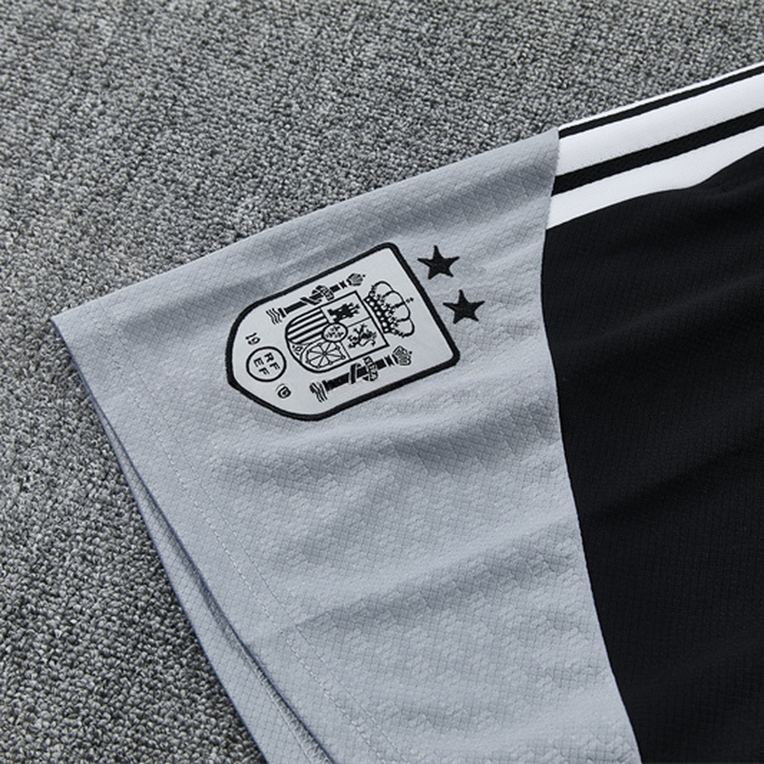 Spain 2026 Two Stars Kids Short-Sleeve Training Set - Black Top & Black Shorts - UnitedFutballJersey