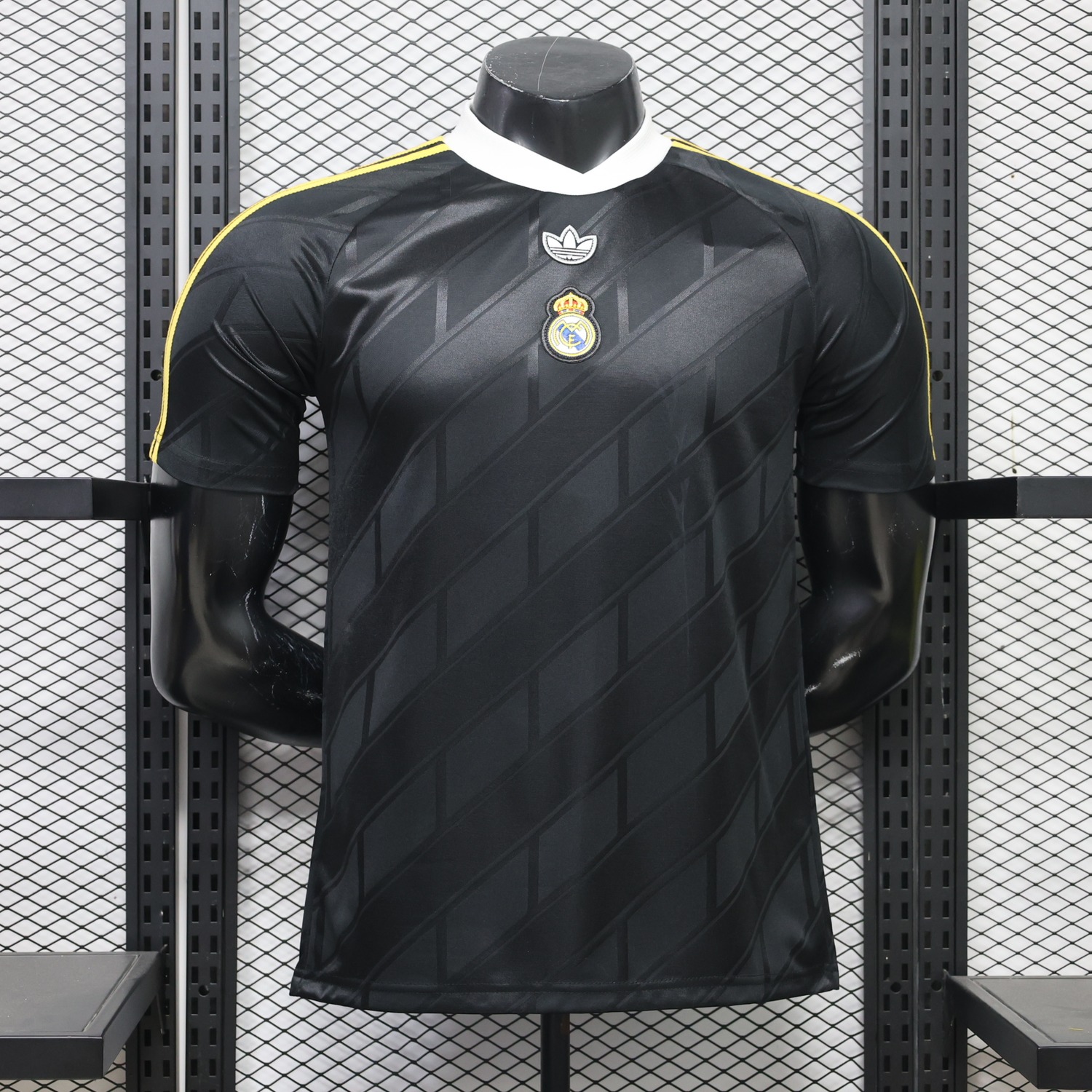Real Madrid 26-27 Retro Style Black Jersey - Player Version - UnitedFutballJersey