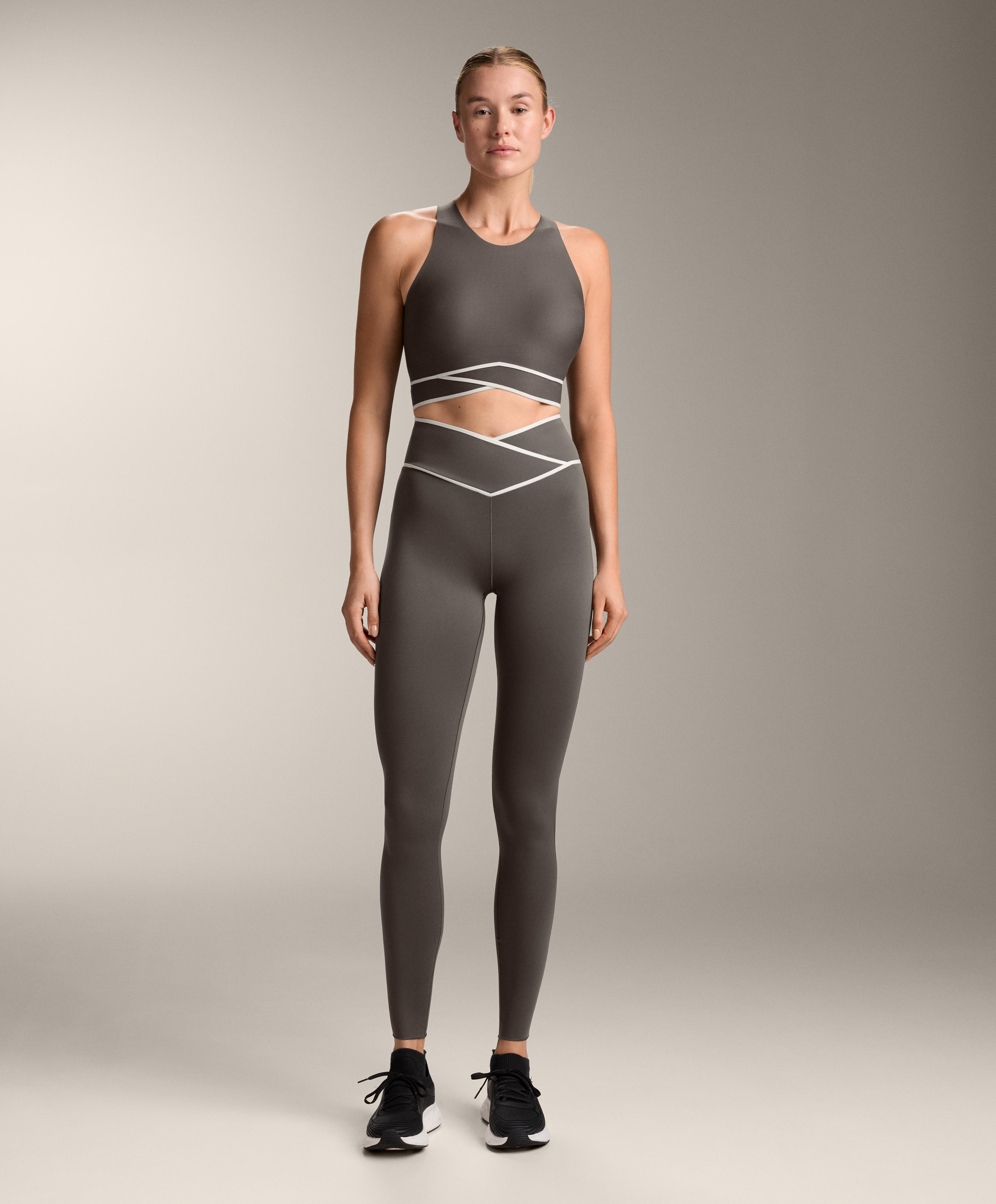 Perfect-adapt ankle-length leggings with crossover V-cut waist