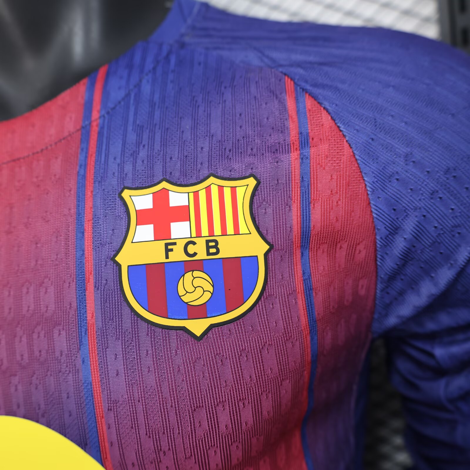2025/2026 Long Sleeve Player Version Barcelona Home Football Jersey 1:1 Thai quality