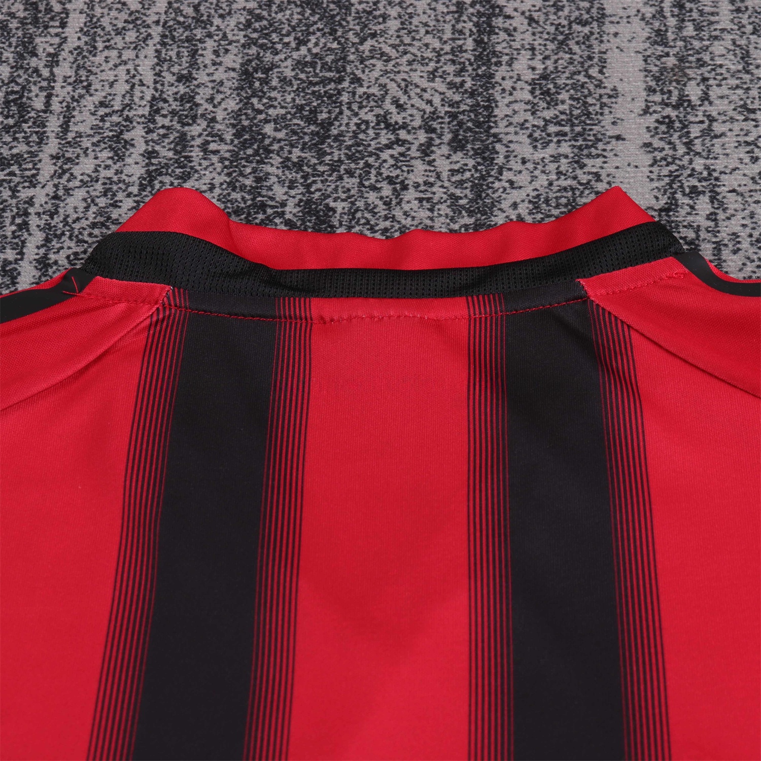 Retro AC Milan 2004-05 Home Kids Kit - UnitedFutballJersey