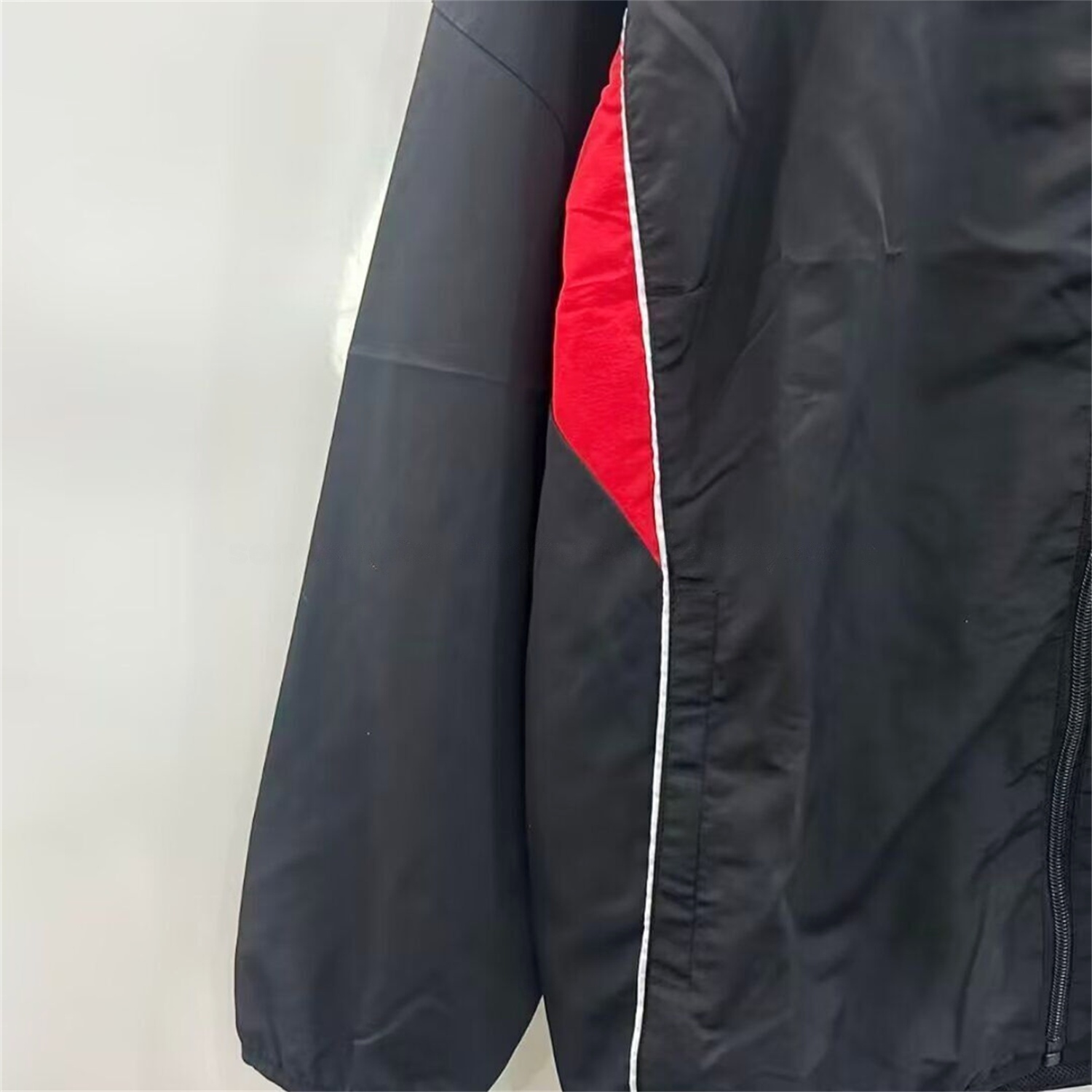 River Plate 25-26 Training Windbreaker Jacket - Black With Red - UnitedFutballJersey
