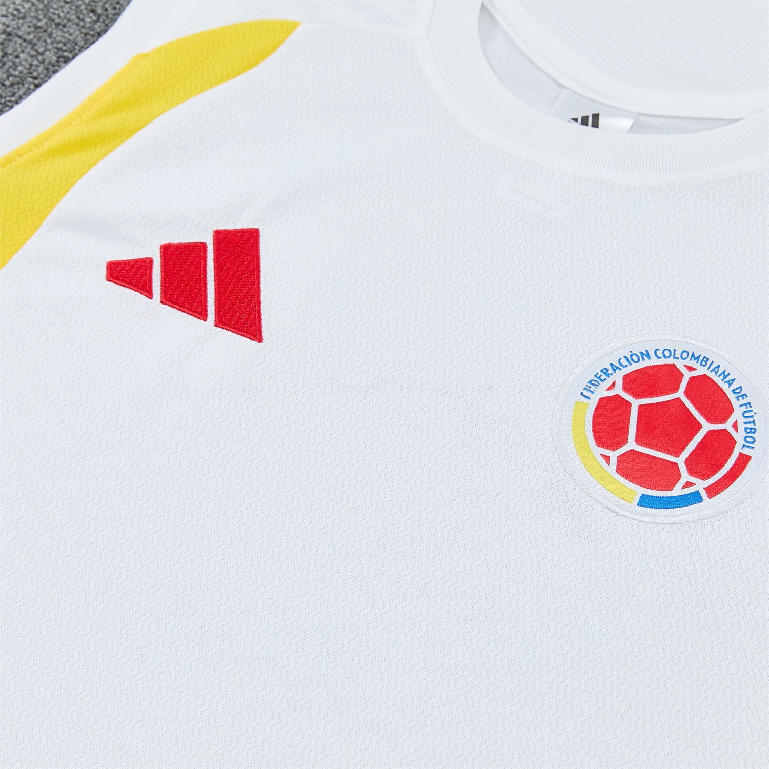 Colombia 2026 Vest Training Set - White Vest and Blue Shorts - UnitedFutballJersey