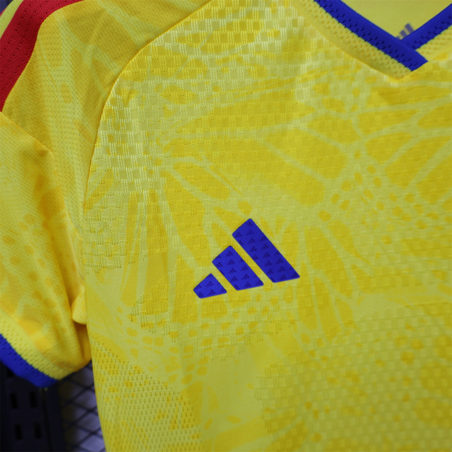 Women's Colombia 2026 Home Cropped Jersey - Player Version - UnitedFutballJersey