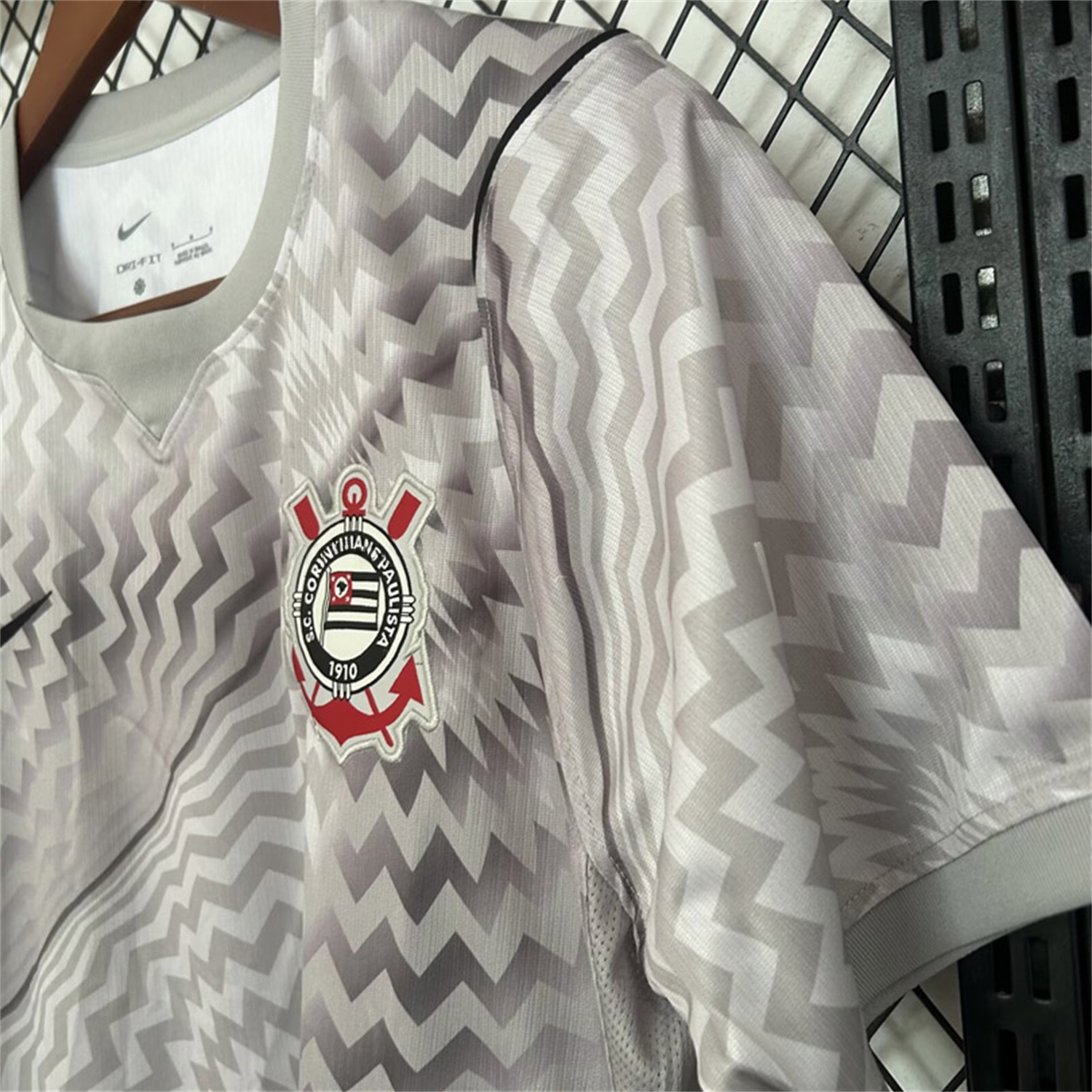Corinthians 26-27 Gray-white Gradient Goalkeeper Jersey - Fans Version - UnitedFutballJersey