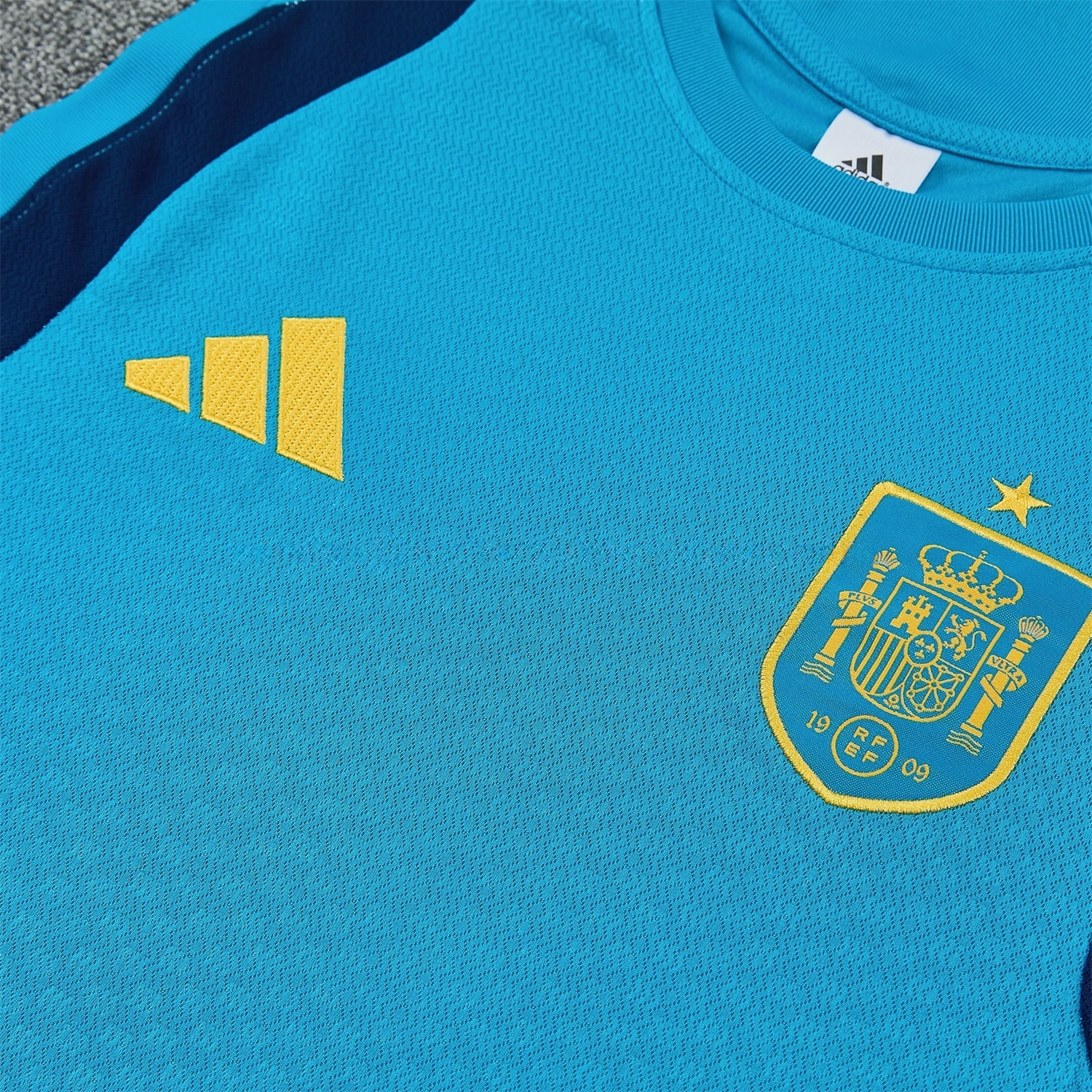 Spain 2026 Vest Training Set - Lake Blue Vest and Dark Blue Shorts - UnitedFutballJersey