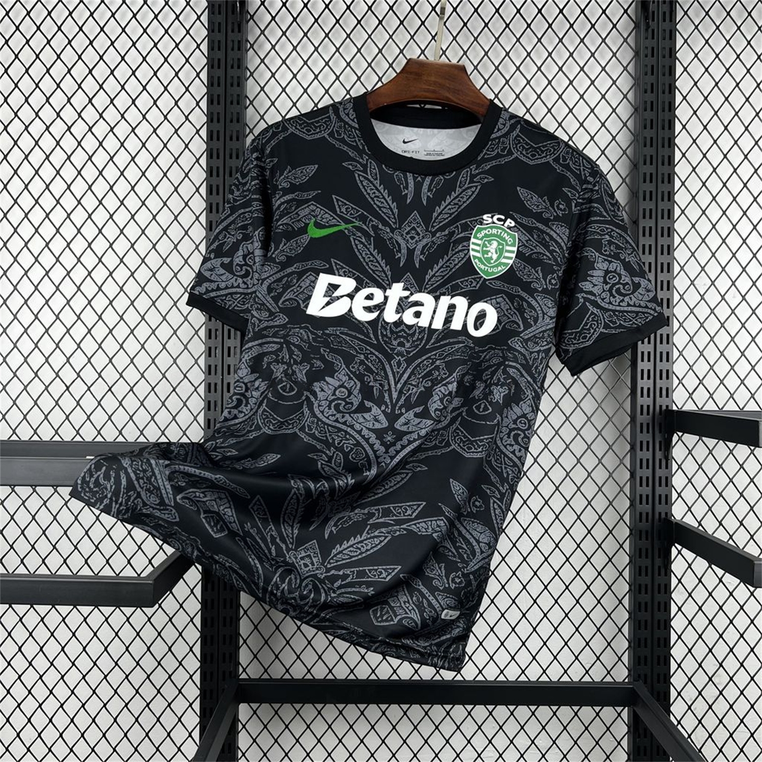 Sporting CP 25-26 Black Grey Goalkeeper Jersey - Fans Version - UnitedFutballJersey