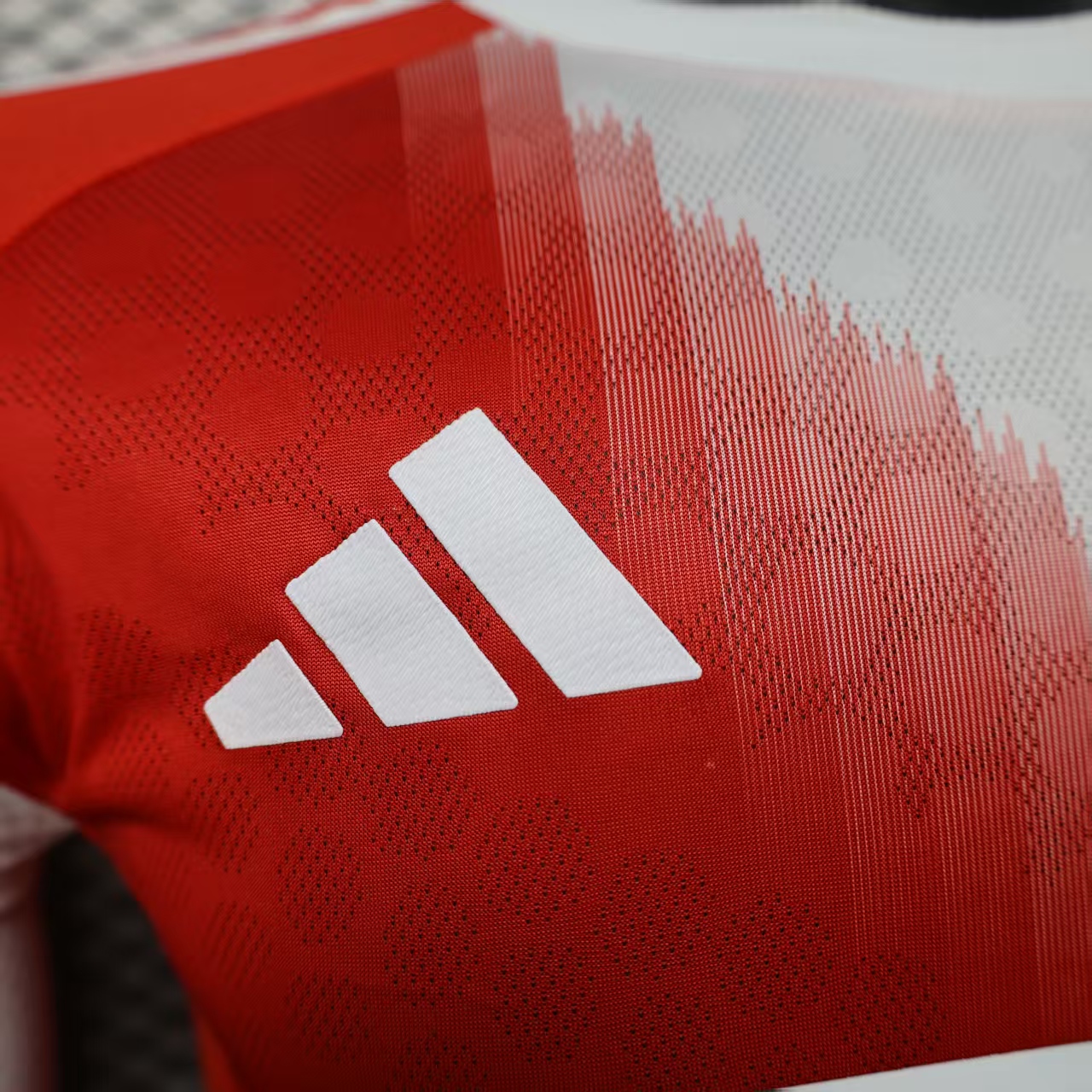 2025-2026 Long Sleeves Player Version Bayern Munich Home Football Shirt 1:1 Thai Quality