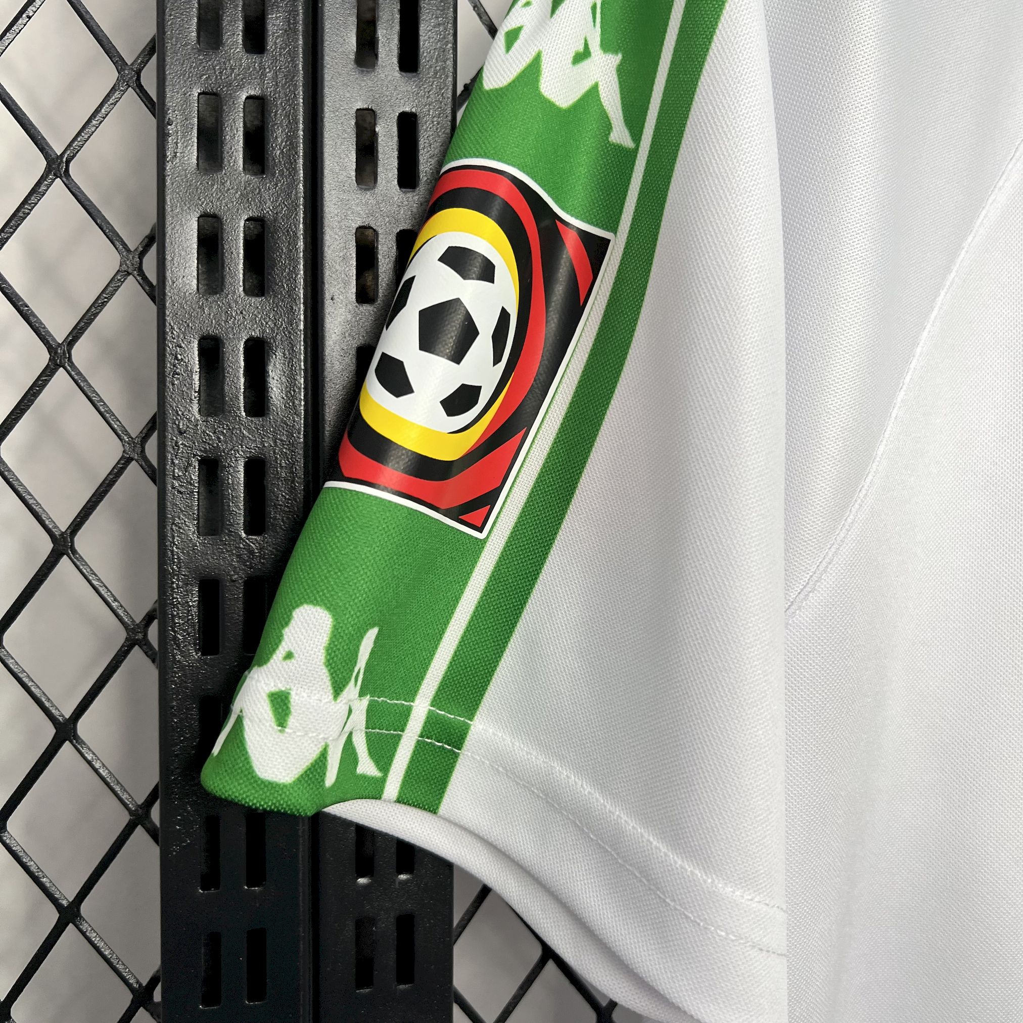 2001/2002 Retro Werder Bremen Home Football Shirt 1:1 Thai Quality