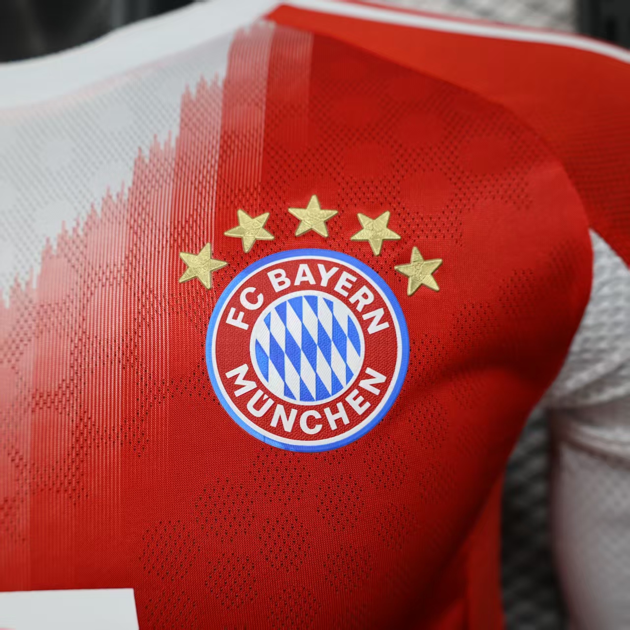 2025-2026 Long Sleeves Player Version Bayern Munich Home Football Shirt 1:1 Thai Quality