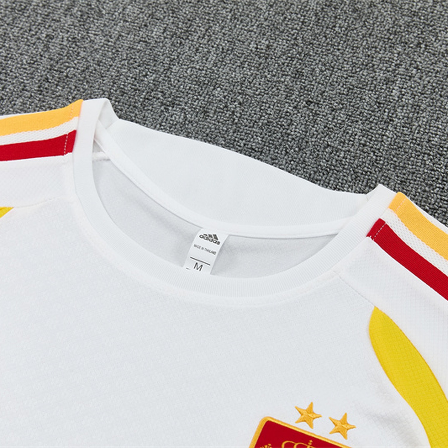 Spain 2026 Two Stars Kids Short-Sleeve Training Set - White Top & Deep Blue Shorts - UnitedFutballJersey
