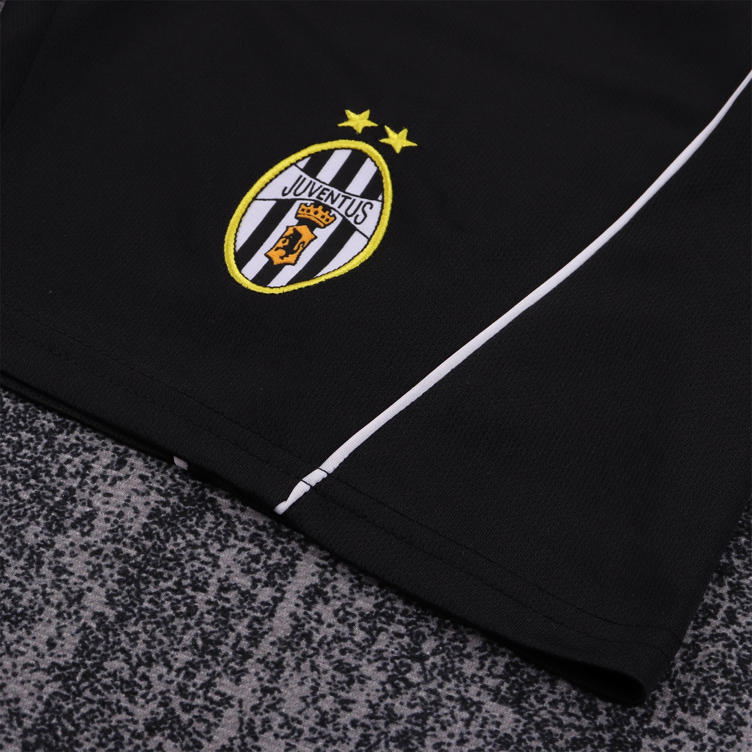 Retro Juventus 2002-03 Home Kids Kit - UnitedFutballJersey