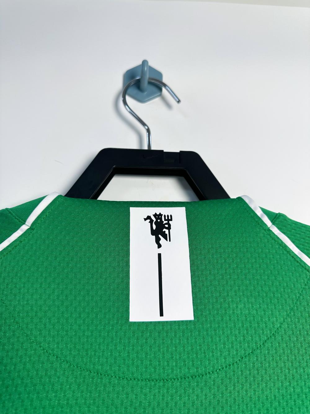 2007/2008 Retro Manchester United Goalkeeper Green Football Shirt 1:1 Thai Quality