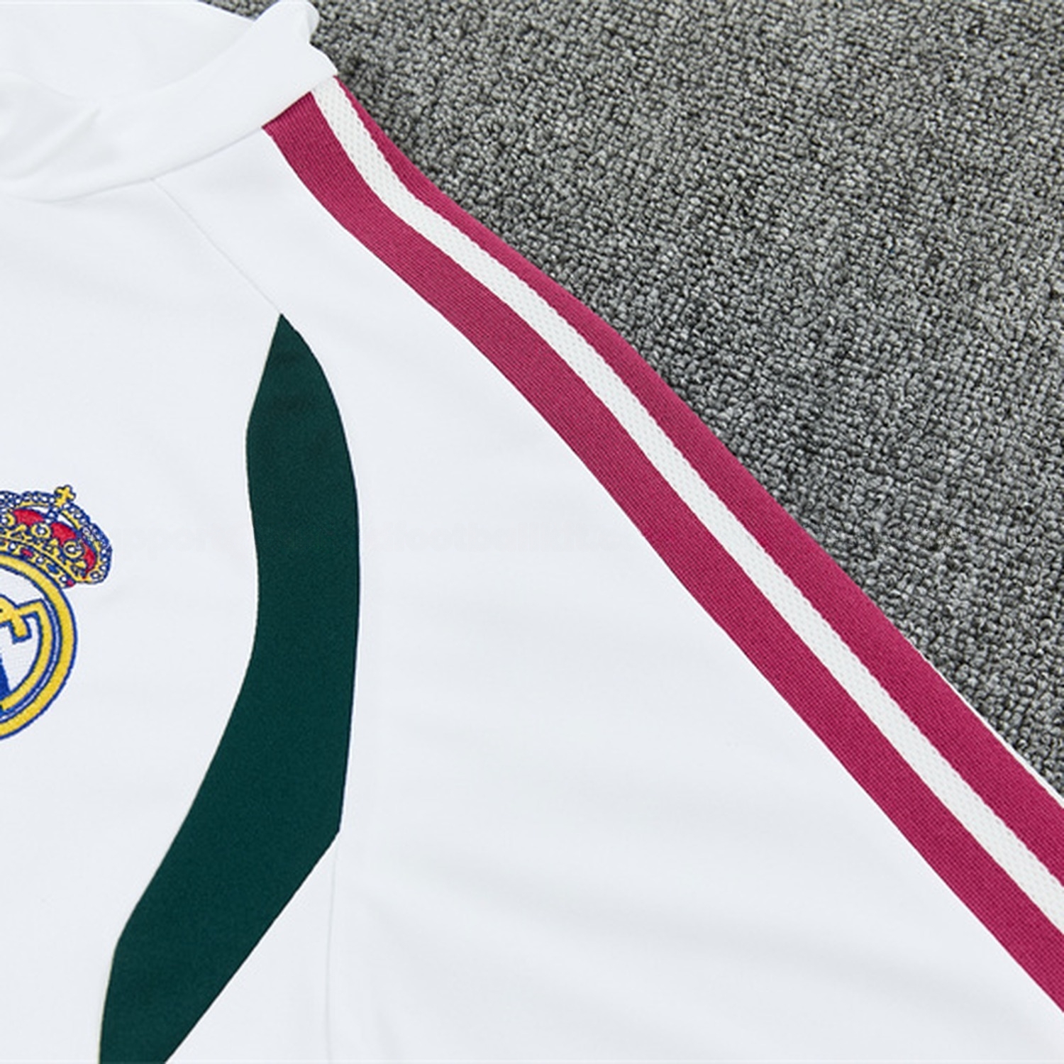 Real Madrid 26-27 Kids Long Sleeve Training Set - White Top & Dark Green Pants - UnitedFutballJersey