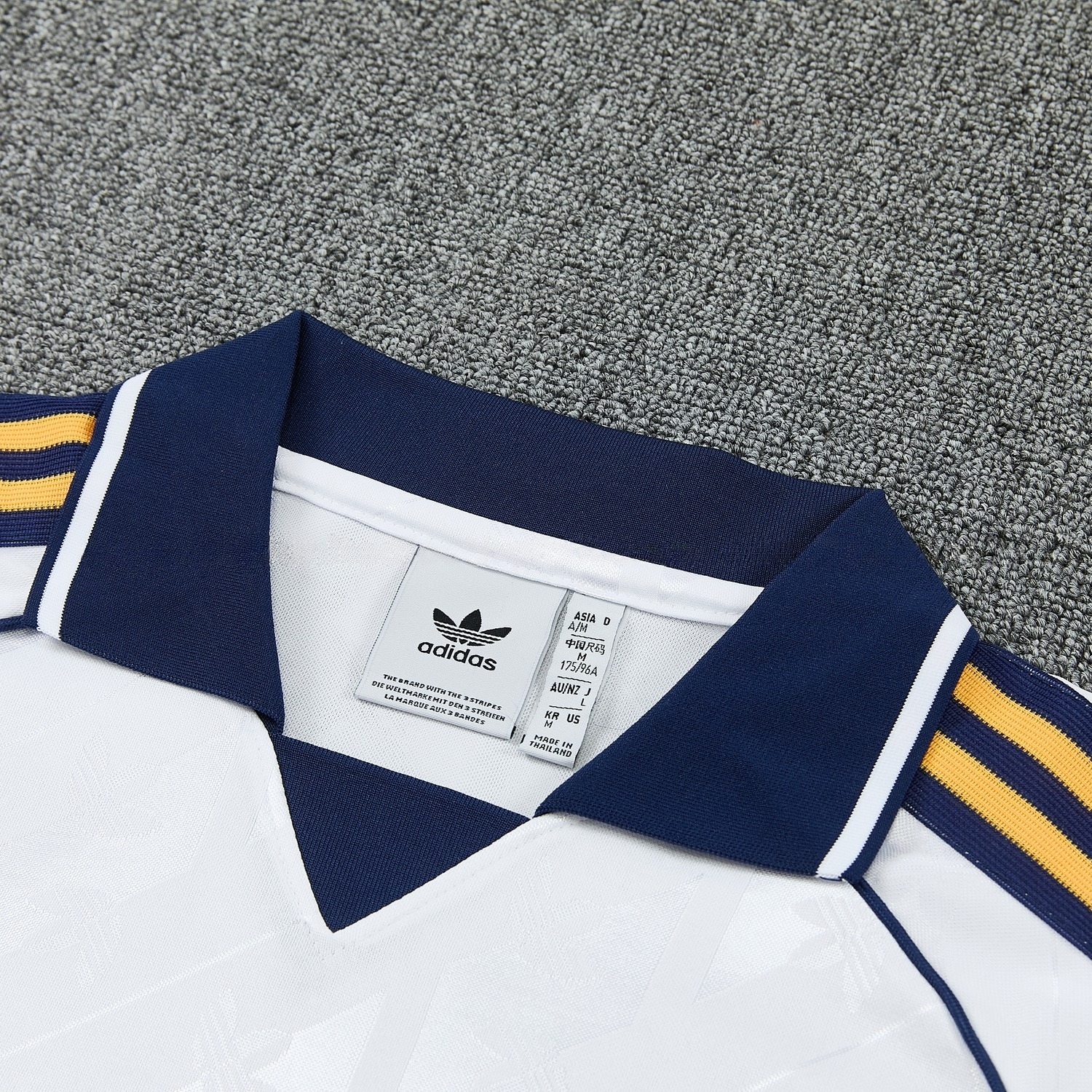 Real Madrid 26-27 Short-Sleeve Training Set - White Top & Navy Blue Shorts - UnitedFutballJersey