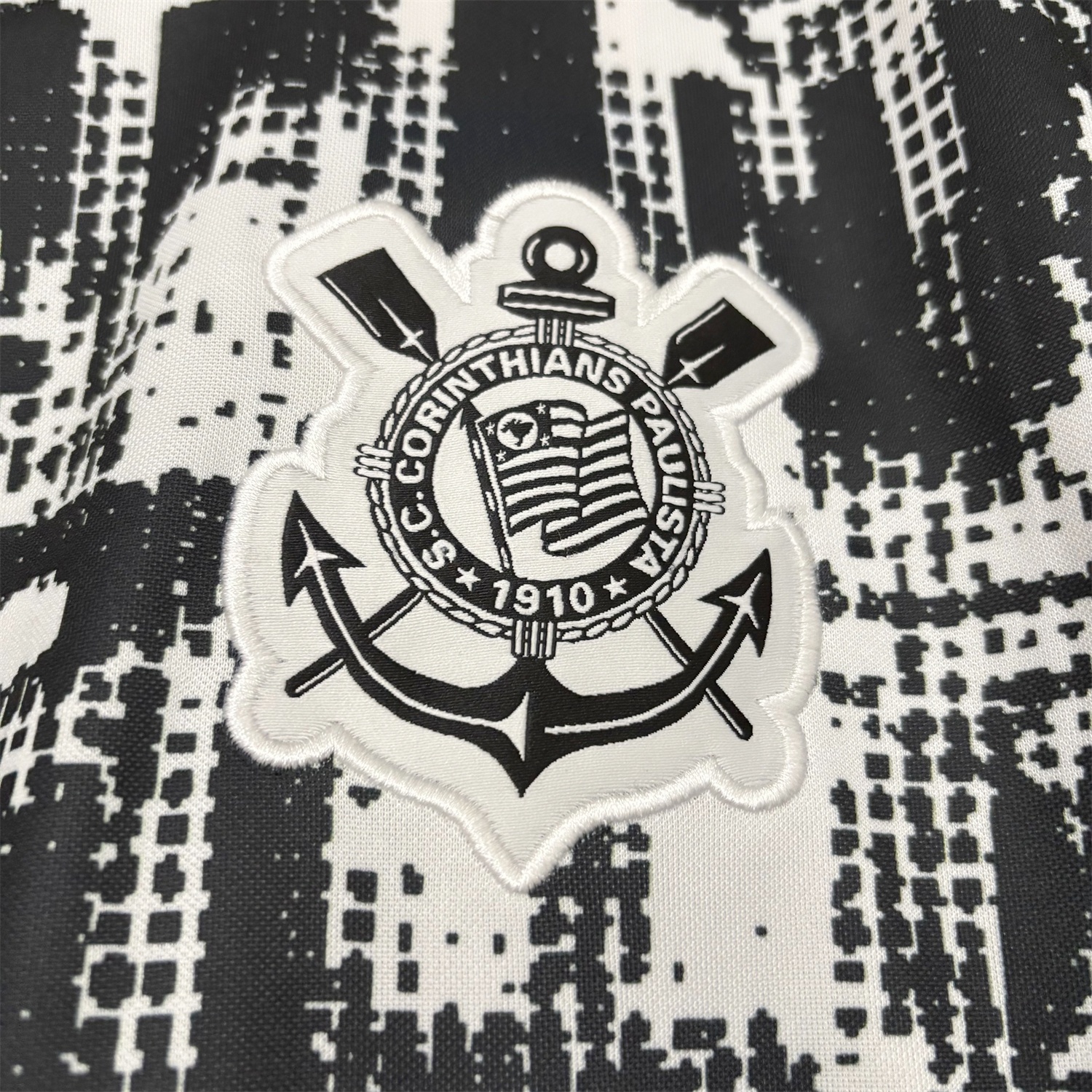 Corinthians 26-27 Black And White Pixels Jersey - Fans Version - UnitedFutballJersey
