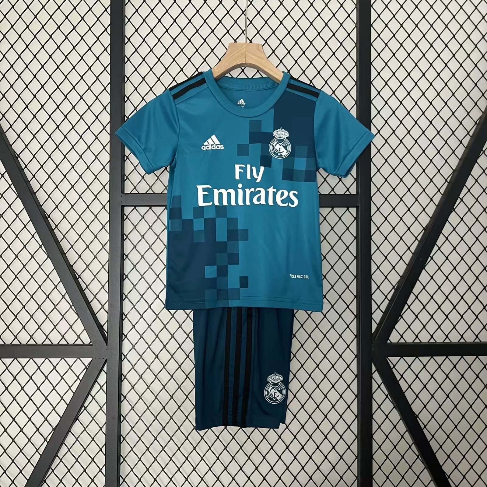 2017/2018 Retro Real Madrid Third Away Football Shirt 1:1 Thai Quality Kids Size