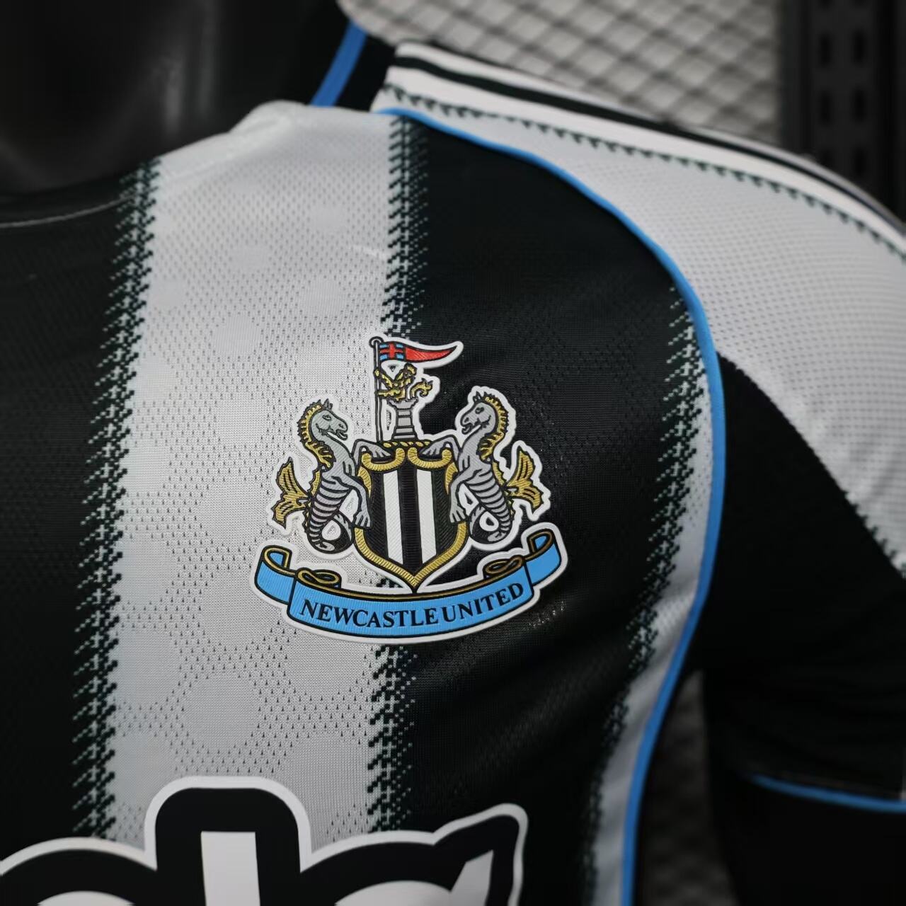 2025/2026 Player Version Newcastle United Home Football Jersey 1:1 Thai Quality