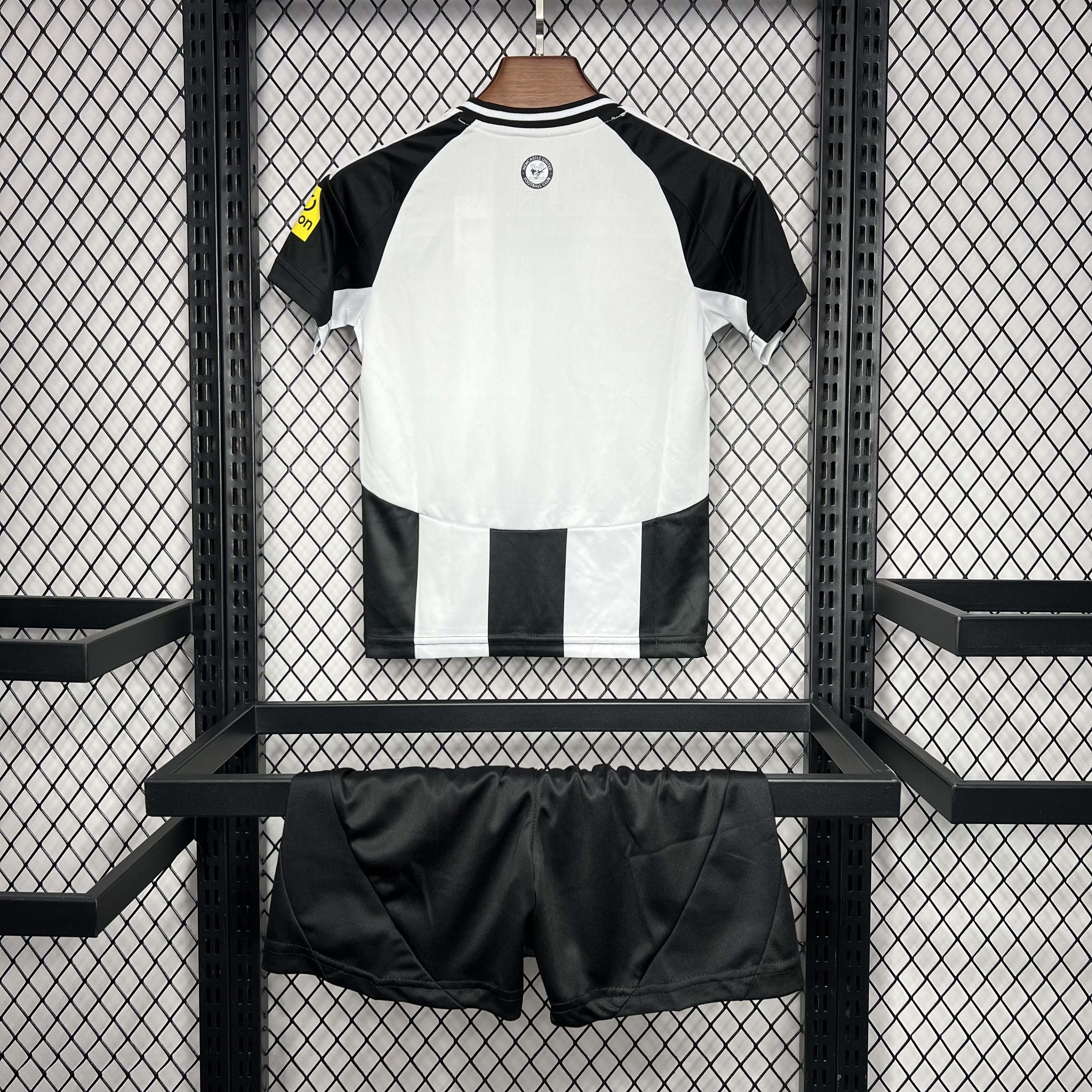 2024/2025 Newcastle United Home Football Jersey Shirt 1:1 Thai Quality Kids Size