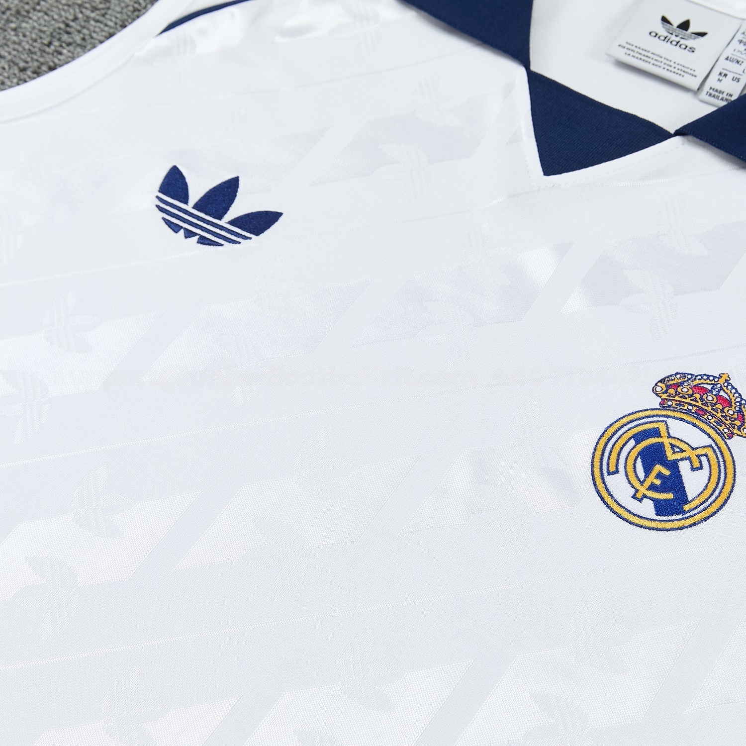 Real Madrid 26-27 Vest Training Set - White Vest and Navy Blue Shorts - UnitedFutballJersey