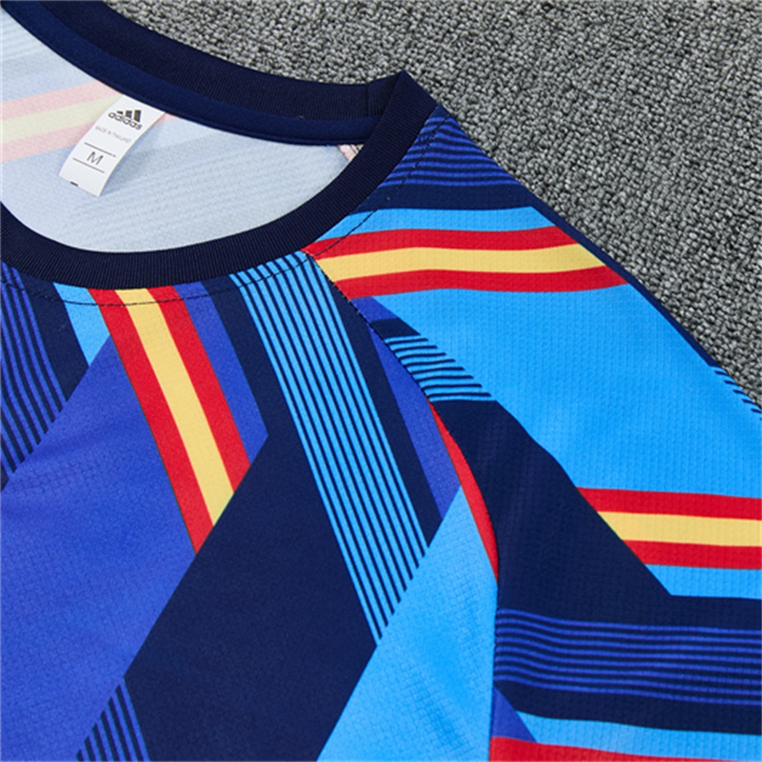 Spain 2026 Kids Short-Sleeve Training Set - Royal Blue And Yellow Top & Royal Blue Shorts - UnitedFutballJersey