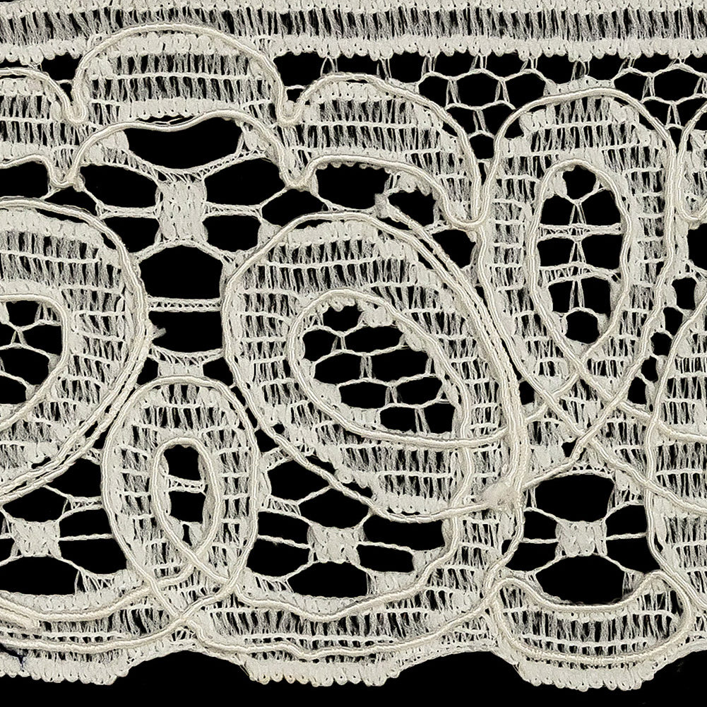 White Leaf-Like Loops Corded Lace Trim - 3.25