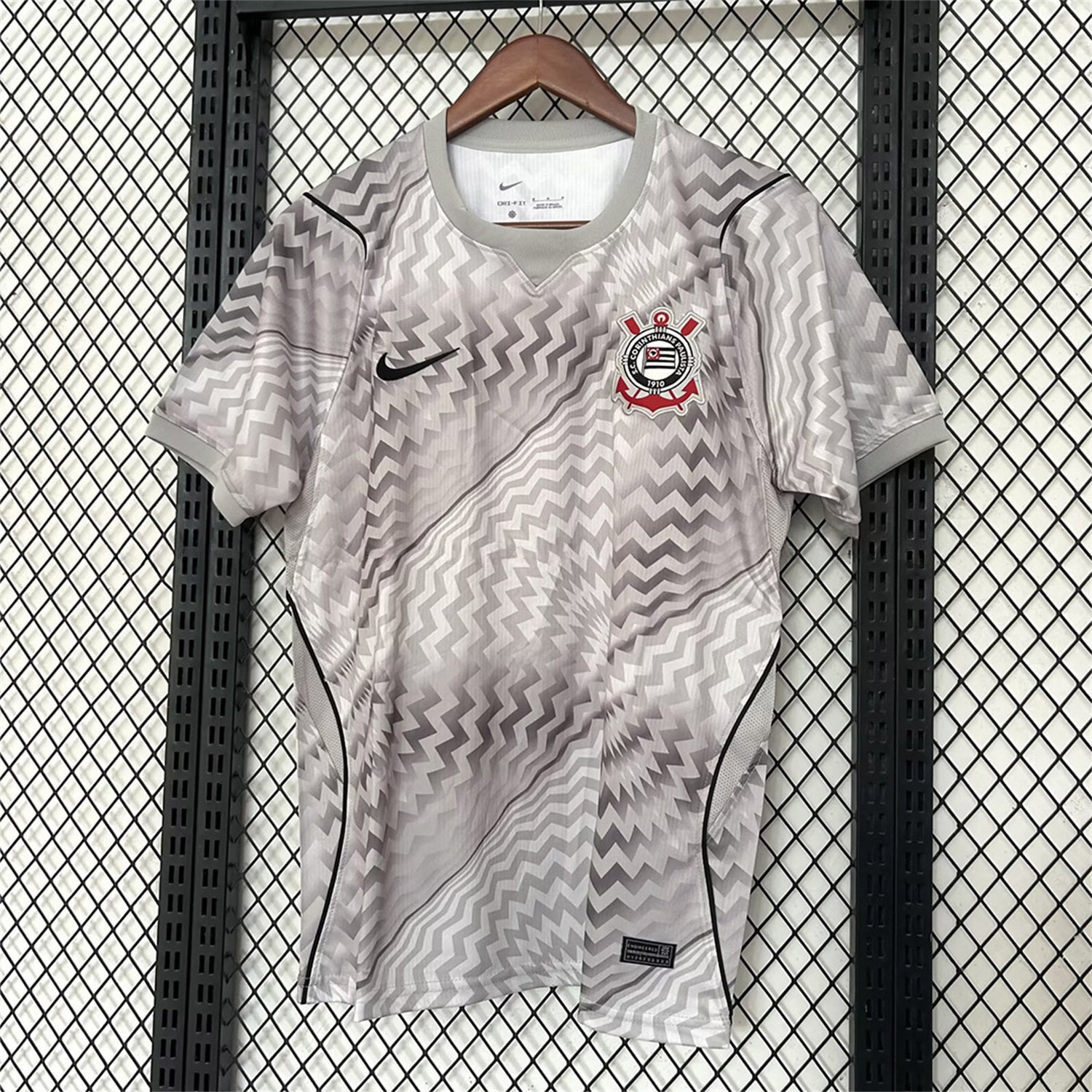 Corinthians 26-27 Gray-white Gradient Goalkeeper Jersey - Fans Version - UnitedFutballJersey