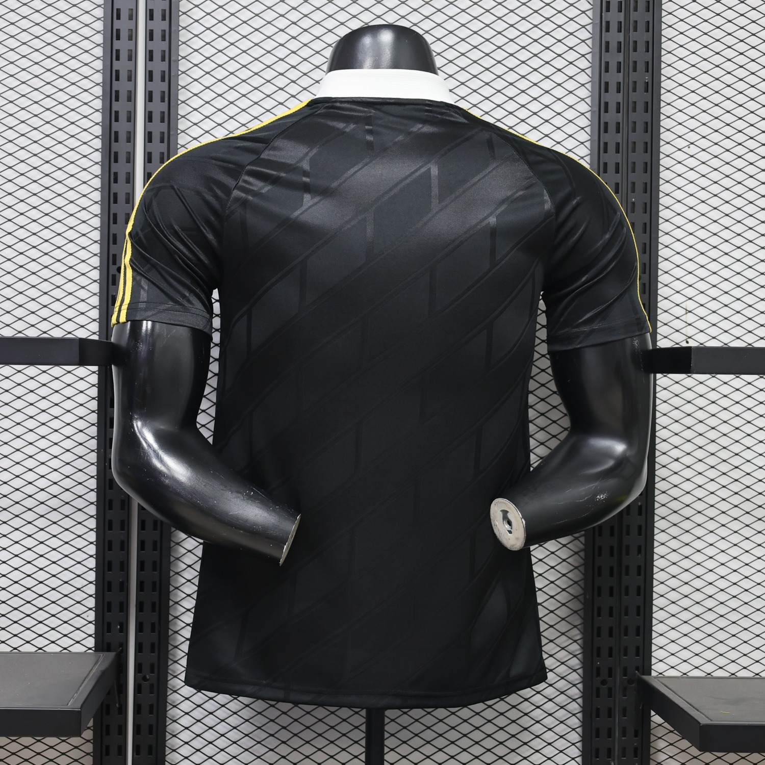 Real Madrid 26-27 Retro Style Black Jersey - Player Version - UnitedFutballJersey