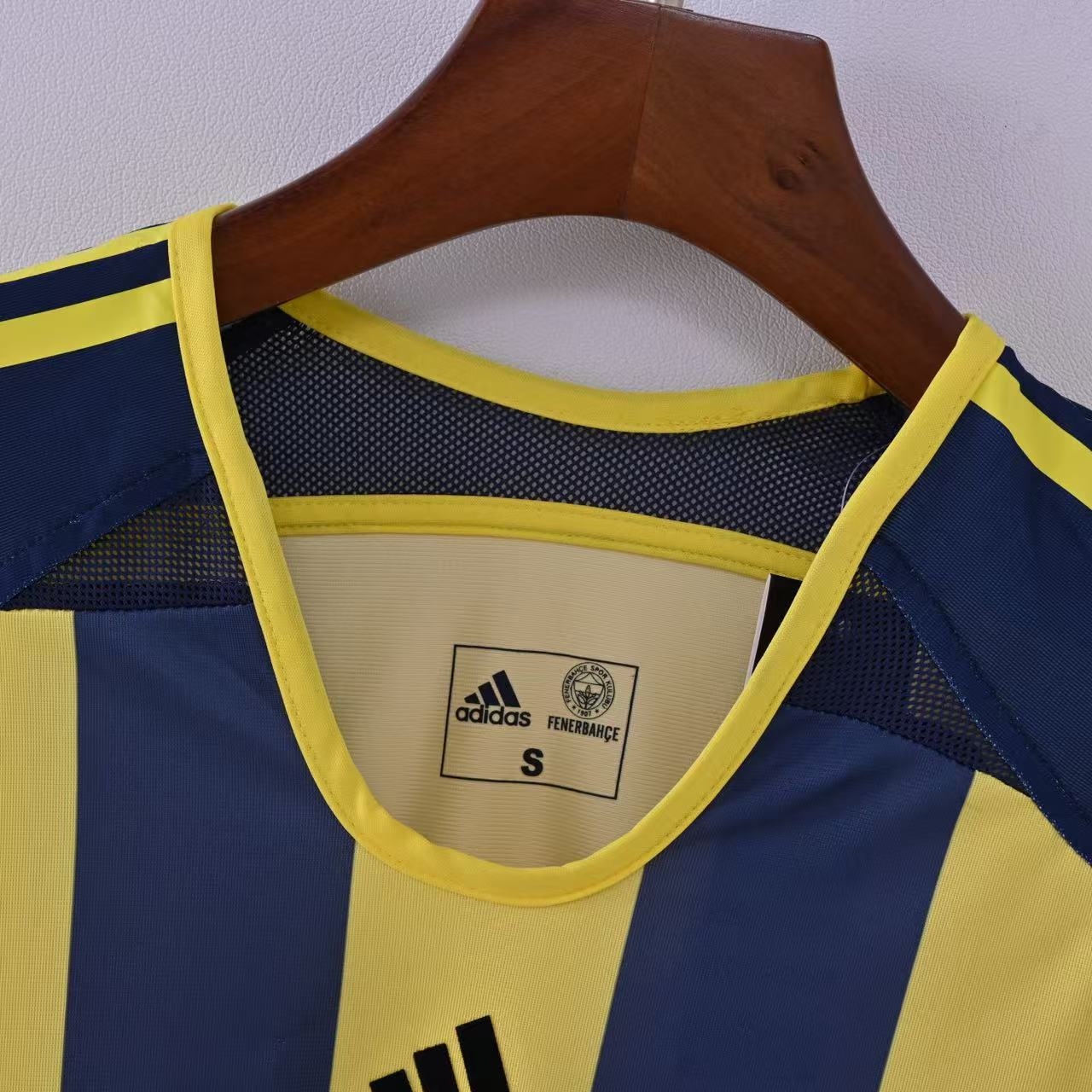 2005/2006 Retro Fenerbahce Home Football Shirt 1:1 Thai Quality