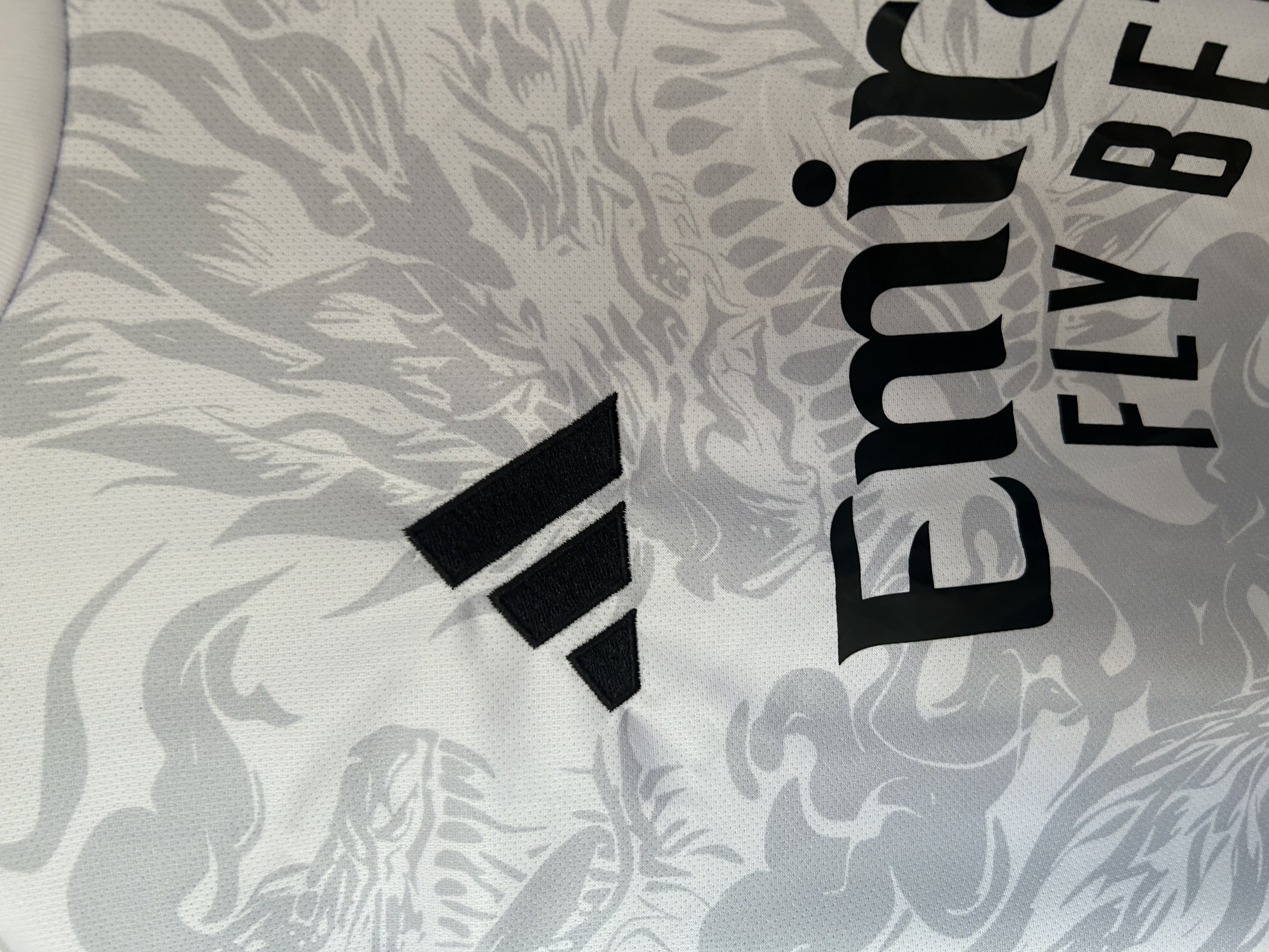 2025/2026 Real Madrid Dragon White Special Edition Football Jersey 1:1 Thai Quality