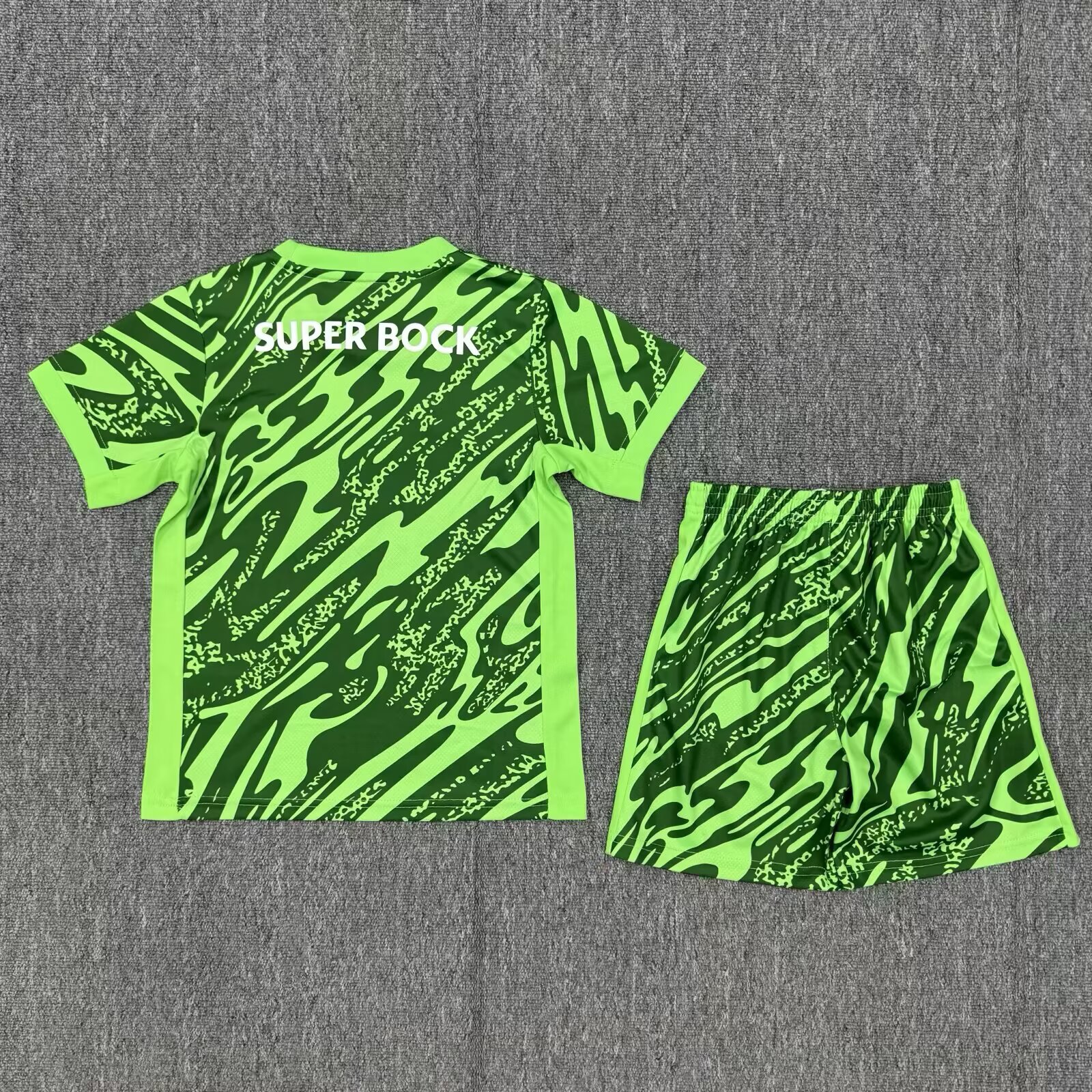 2025/2026 Sporting Lisbon Goalkeeper Football Shirt 1:1 Thai Quality Kids Size