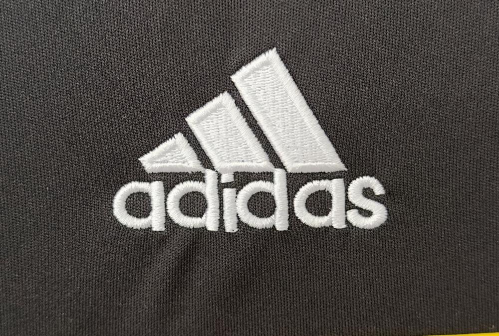 2011/2012 Retro Real Madrid Goalkeeper Football Jersey 1:1 Thai Quality