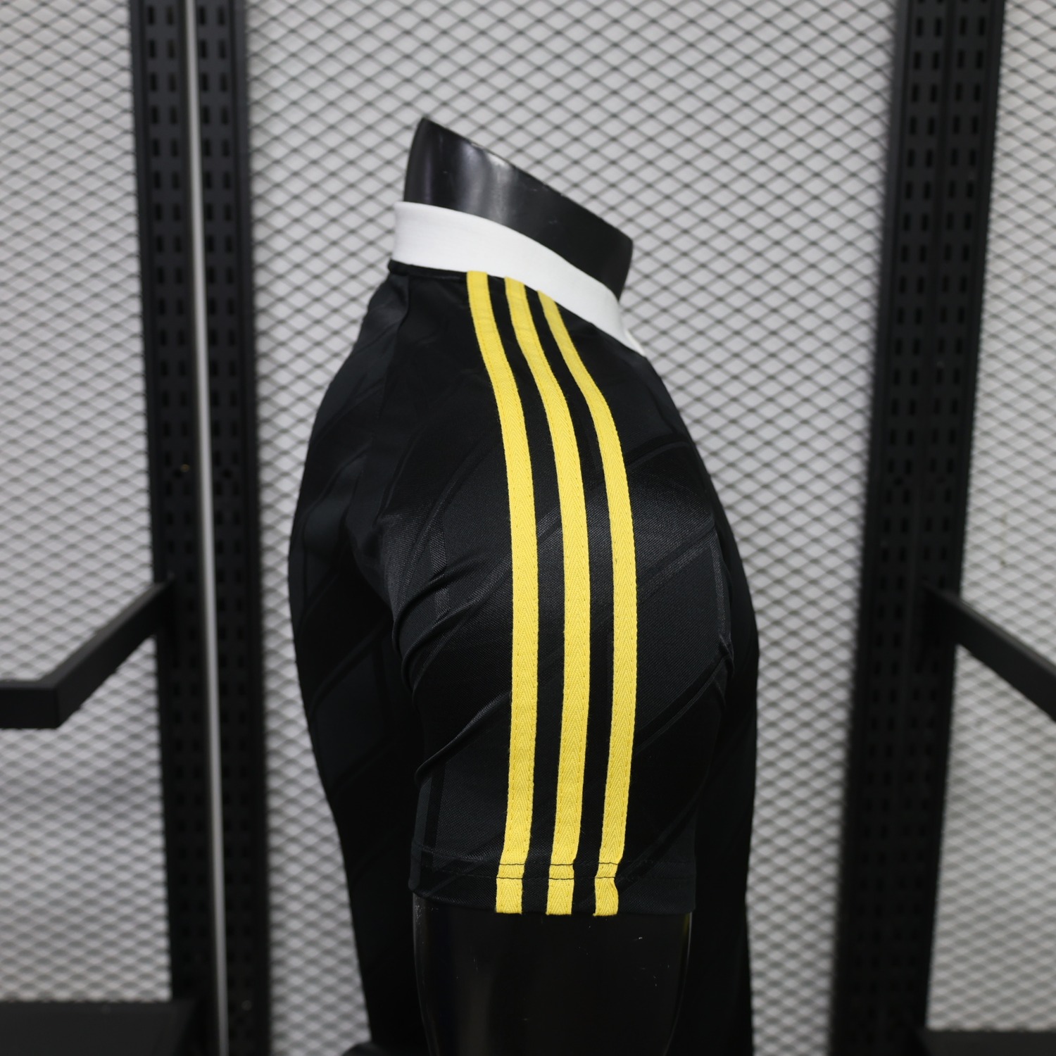 Real Madrid 26-27 Retro Style Black Jersey - Player Version - UnitedFutballJersey