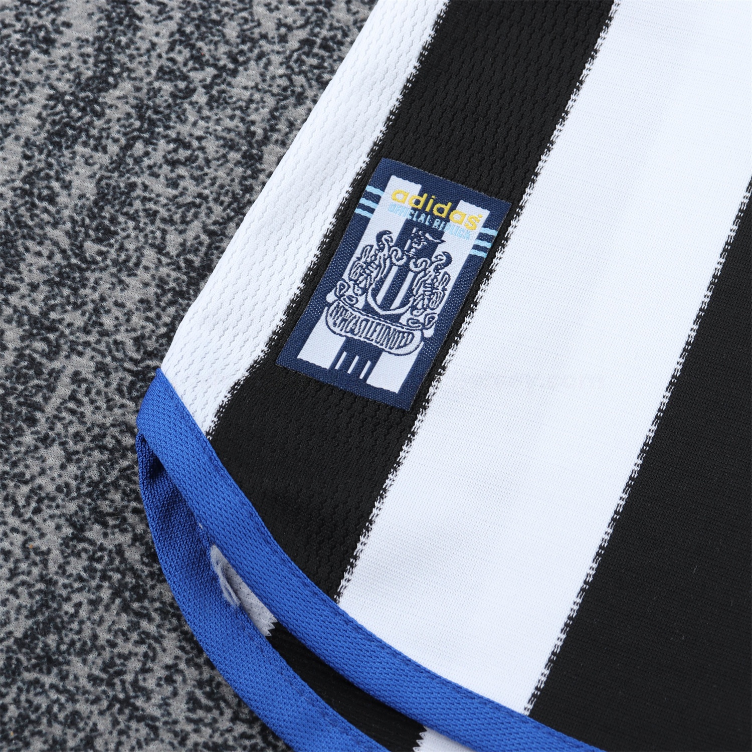 Retro Newcastle United 1999-00 Home Kids Kit - UnitedFutballJersey