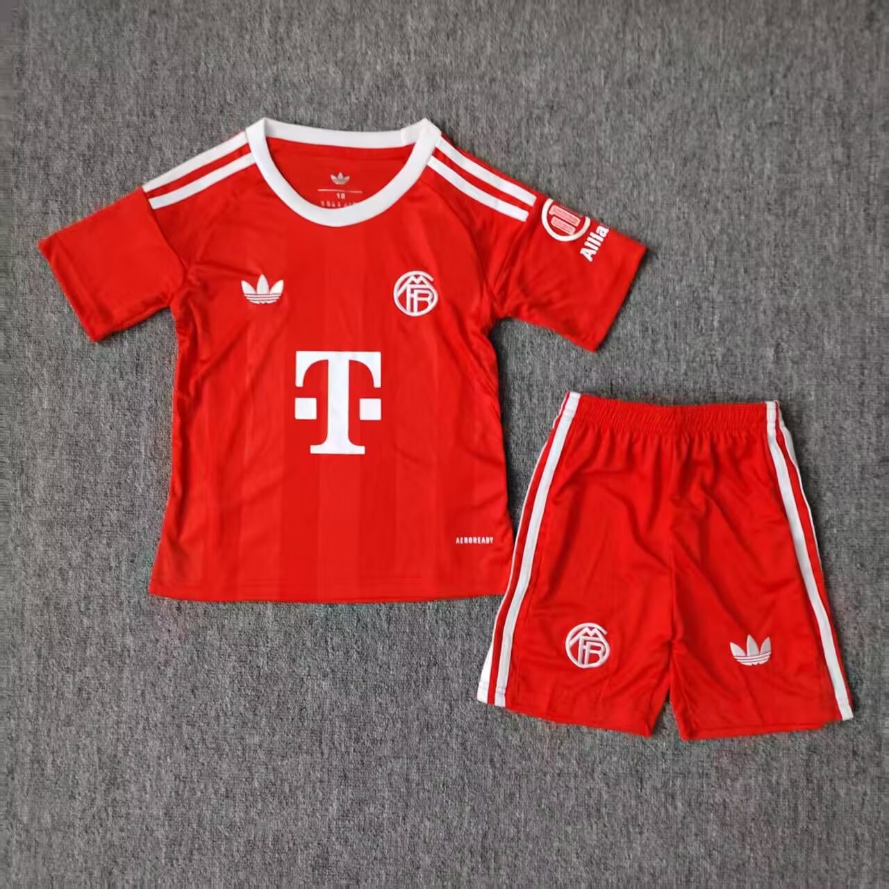 2025/2026 Bayern Munich Goalie Away Football Jersey 1:1 Thai Quality Kids Size