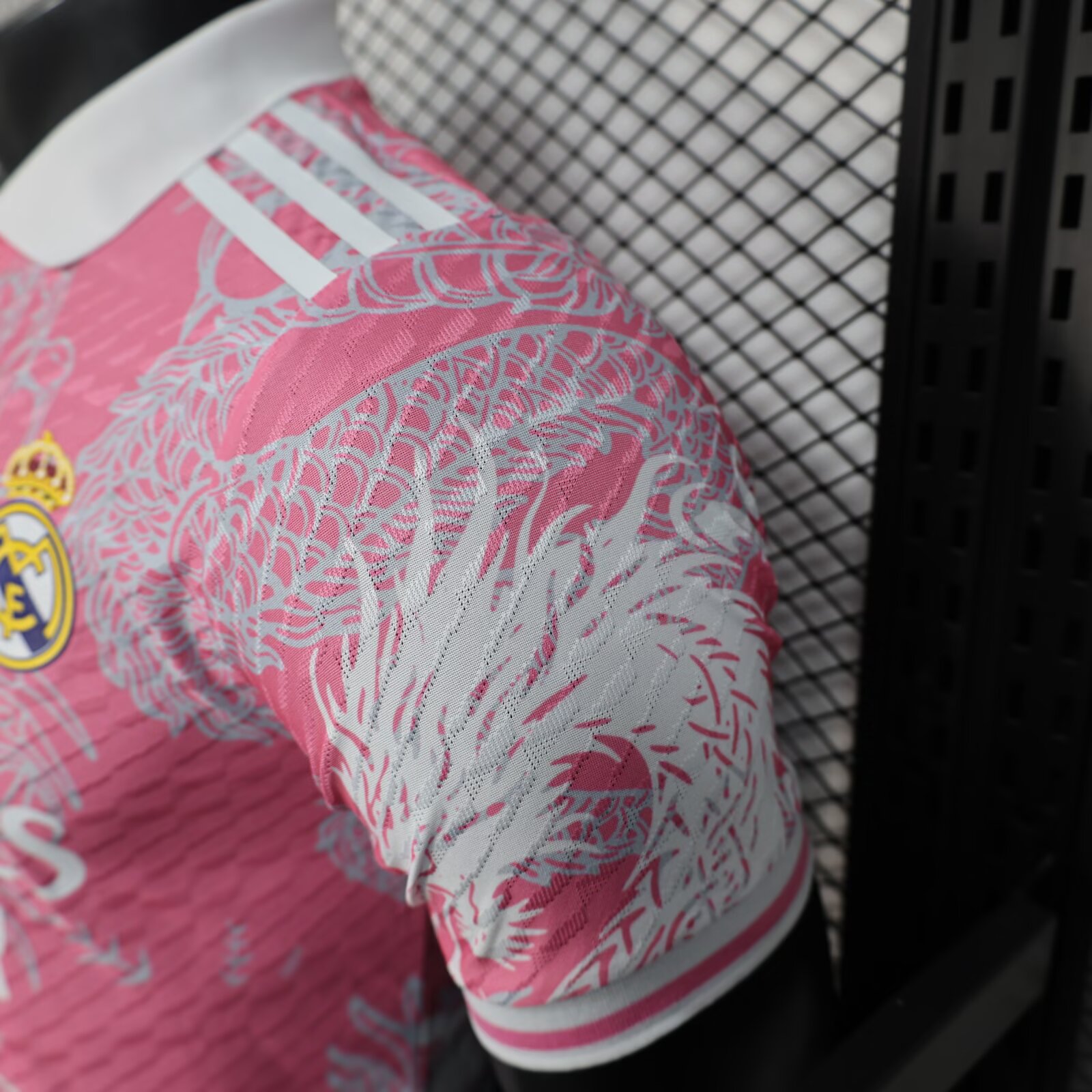 2025/2026 Player Version Real Madrid Special Edition Pink Football Jersey 1:1 Thai quality