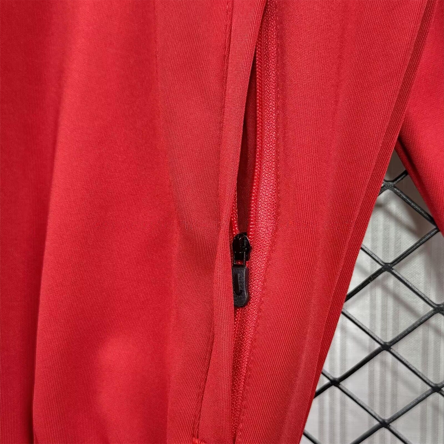 Frankfurt 25-26 Training Windbreaker Jacket - Red - UnitedFutballJersey